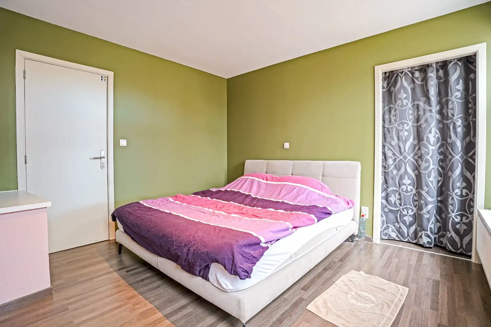 Charmante rijwoning met 3 slaapkamers te centrum Veurne (Petit Paris). foto 8