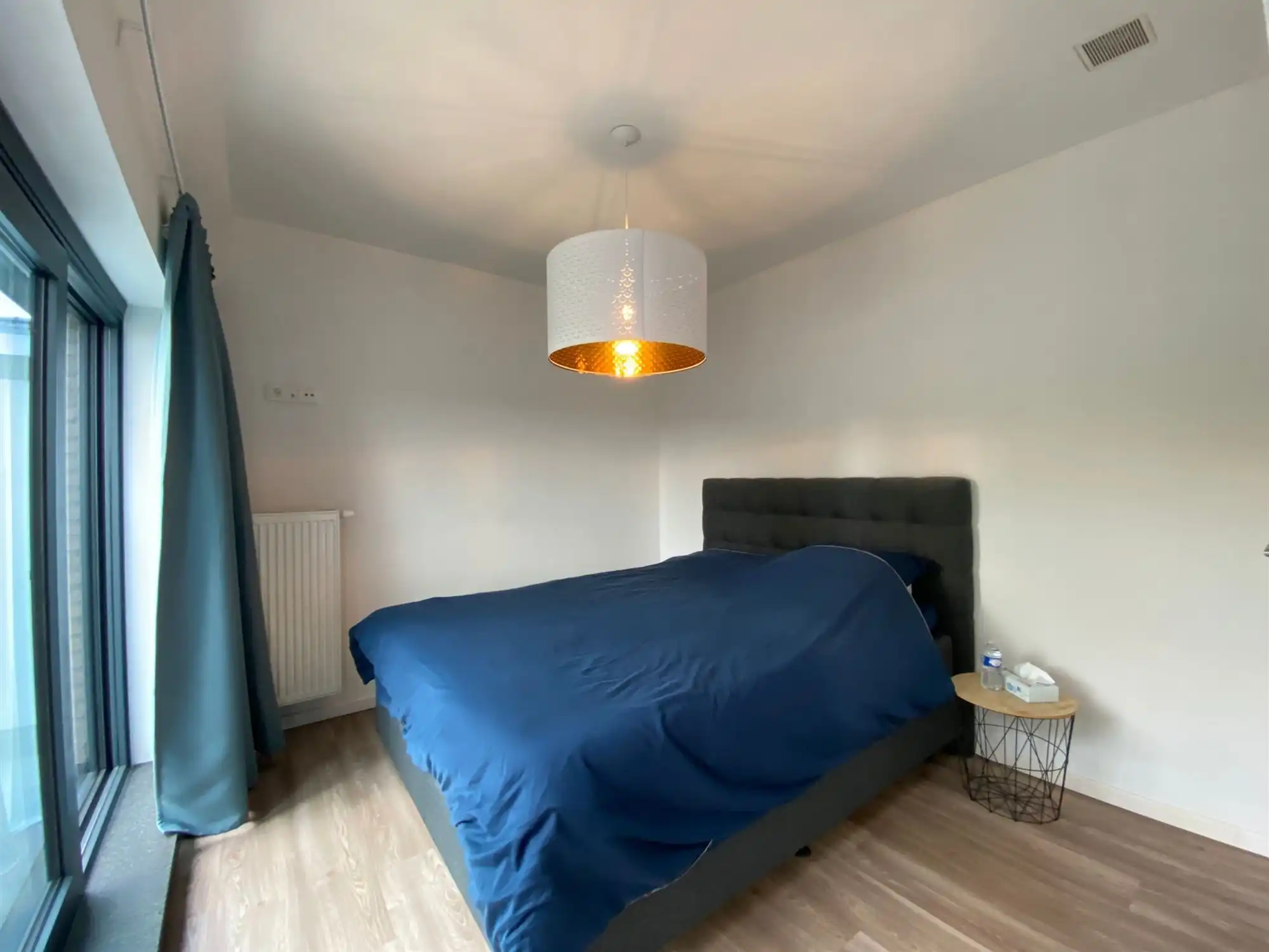 Knappe en ruime bel-etage met 3 slaapkamers, grote garage en tuin. foto 16
