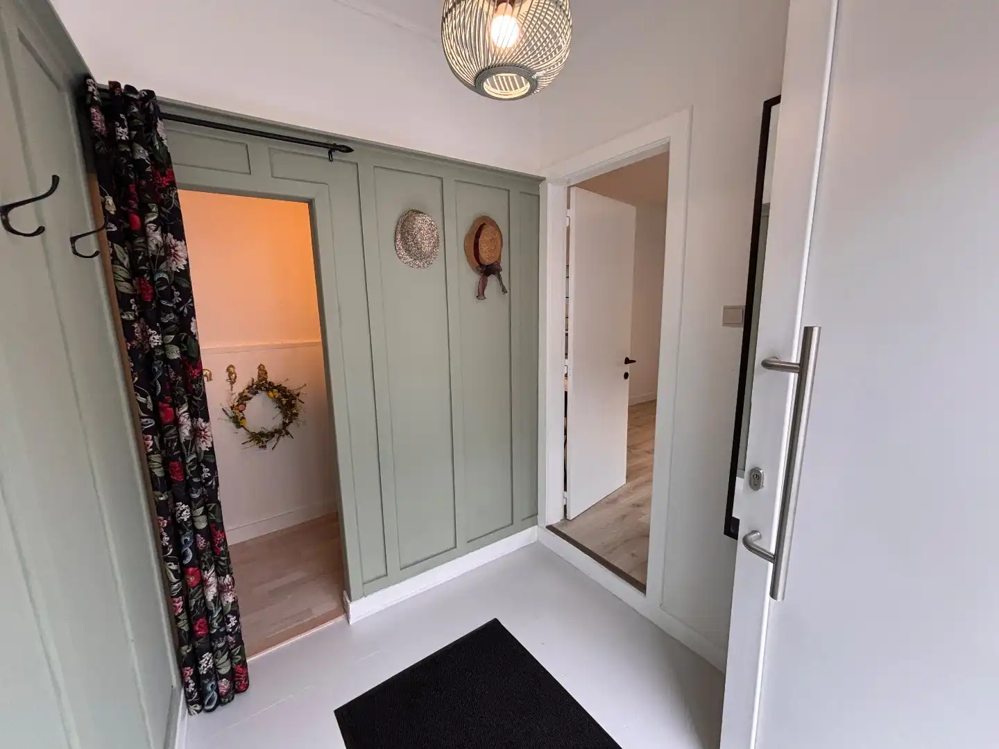Charmant & Instapklaar: De perfecte starterswoning Harelbeke! foto 3