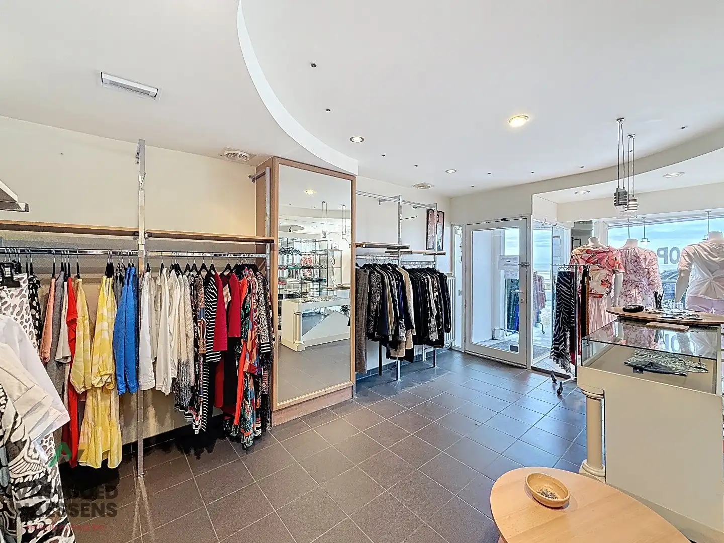 HANDELSPAND TE HUUR OP TOP LOCATIE - ZEEDIJK  foto 2