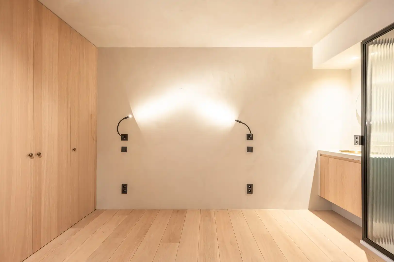 Gerenoveerd appartement met 3 slaapkamers, gelegen nabij de Zeedijk en het Driehoeksplein. foto 18