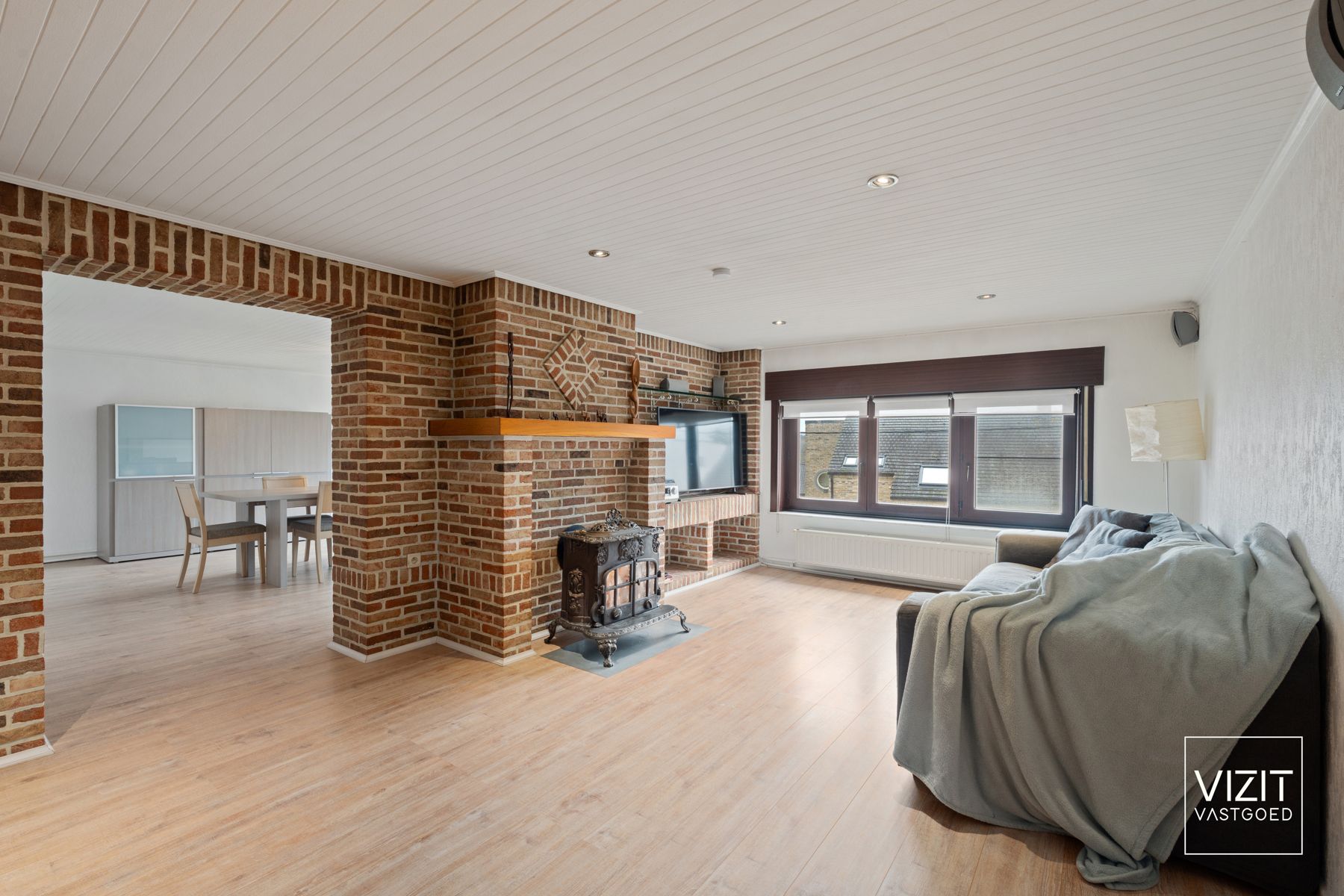 Zeer ruim appartmenet met 3 slaapkamers en parkeerplaats foto 4