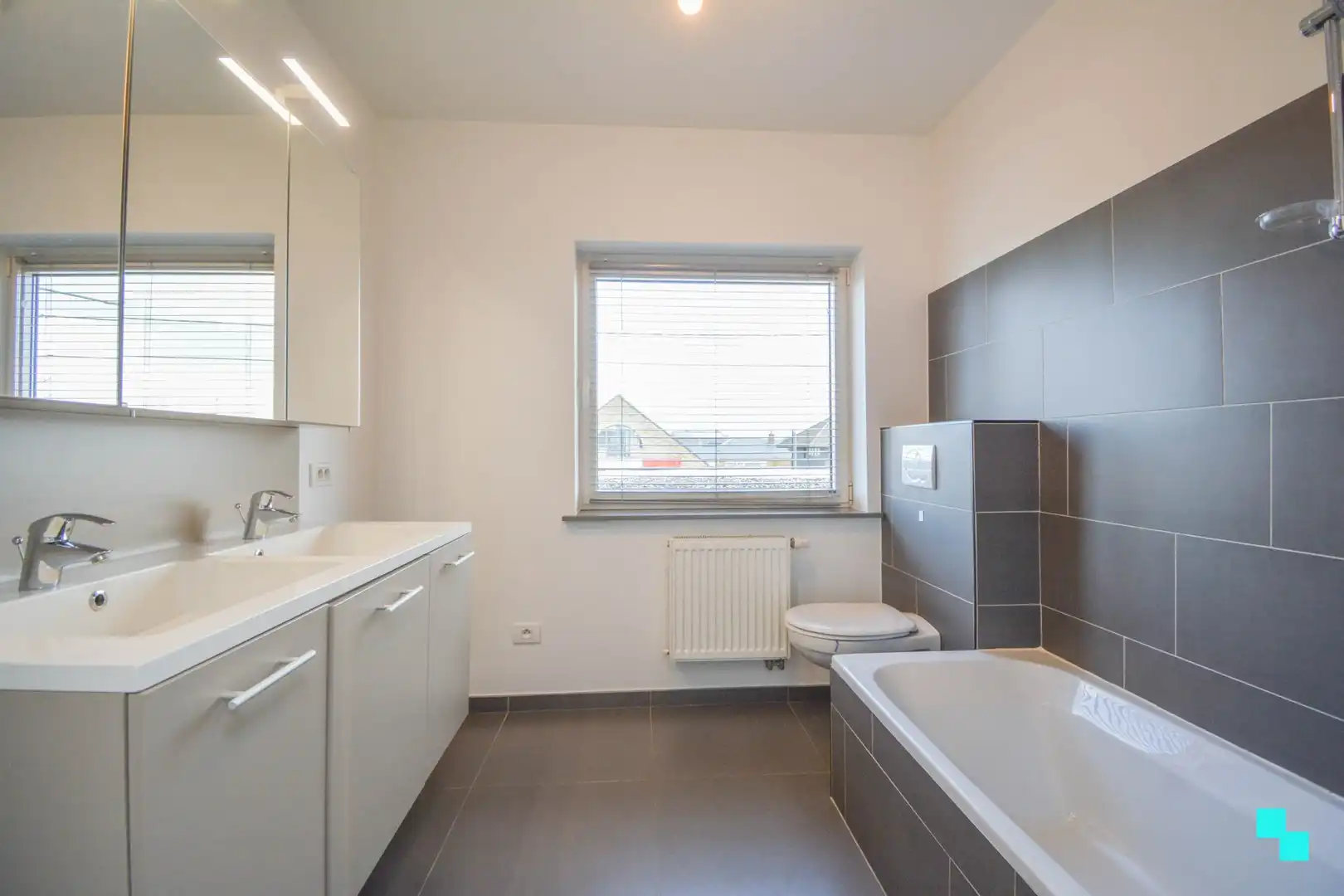 Ruim appartement met tuin, terras en garage - Roeselare foto 18