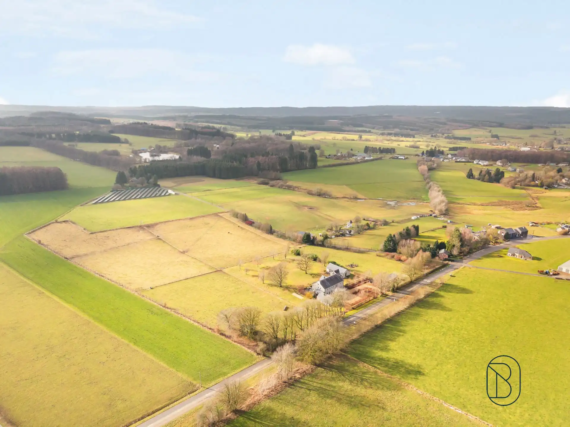 Topgelegen prachtige vakantiewoning met binnenzwembad foto 9