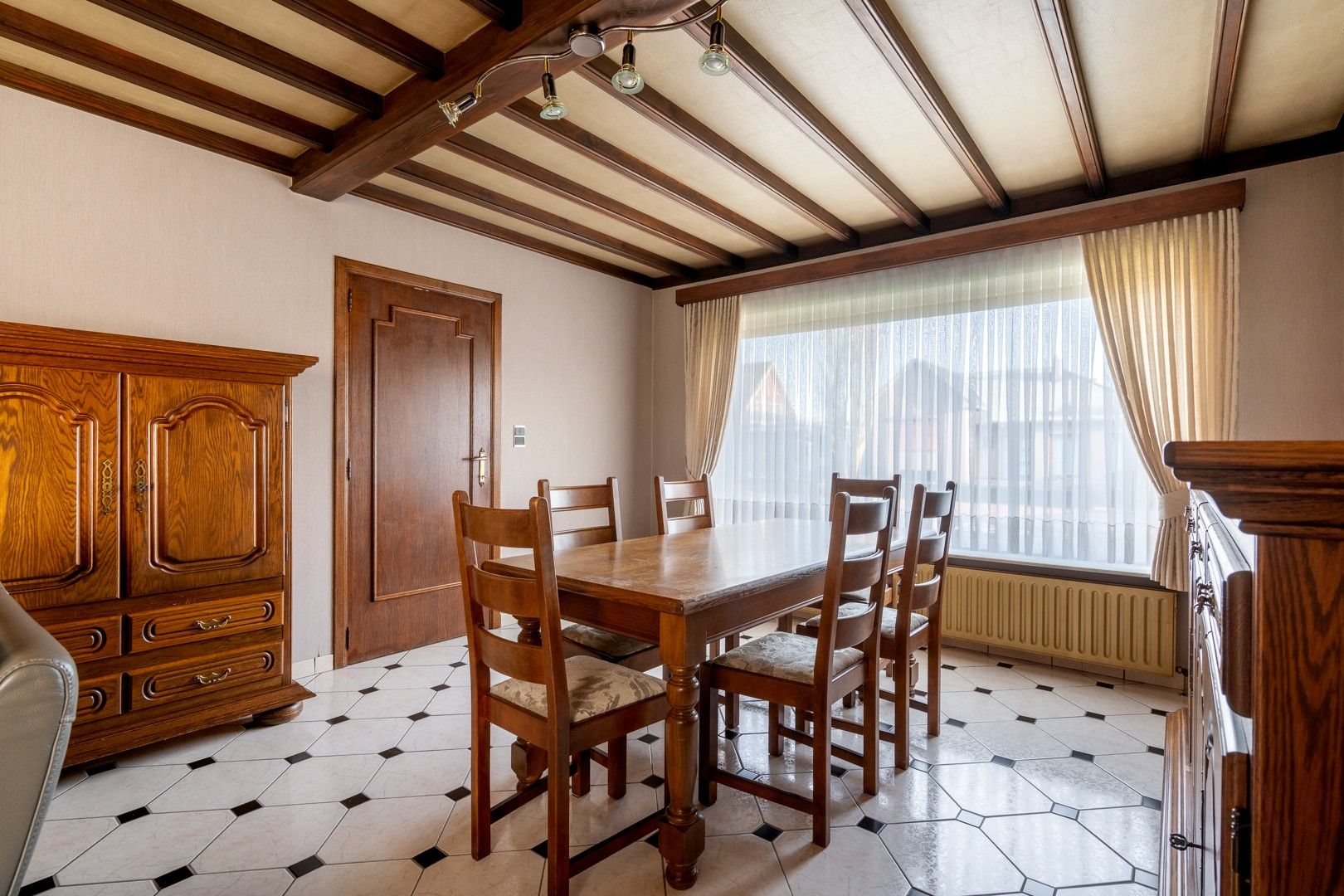 Gelijkvloerse woning op 680 m² in rustige woonwijk Dorperveld (Neeroeteren) foto 6