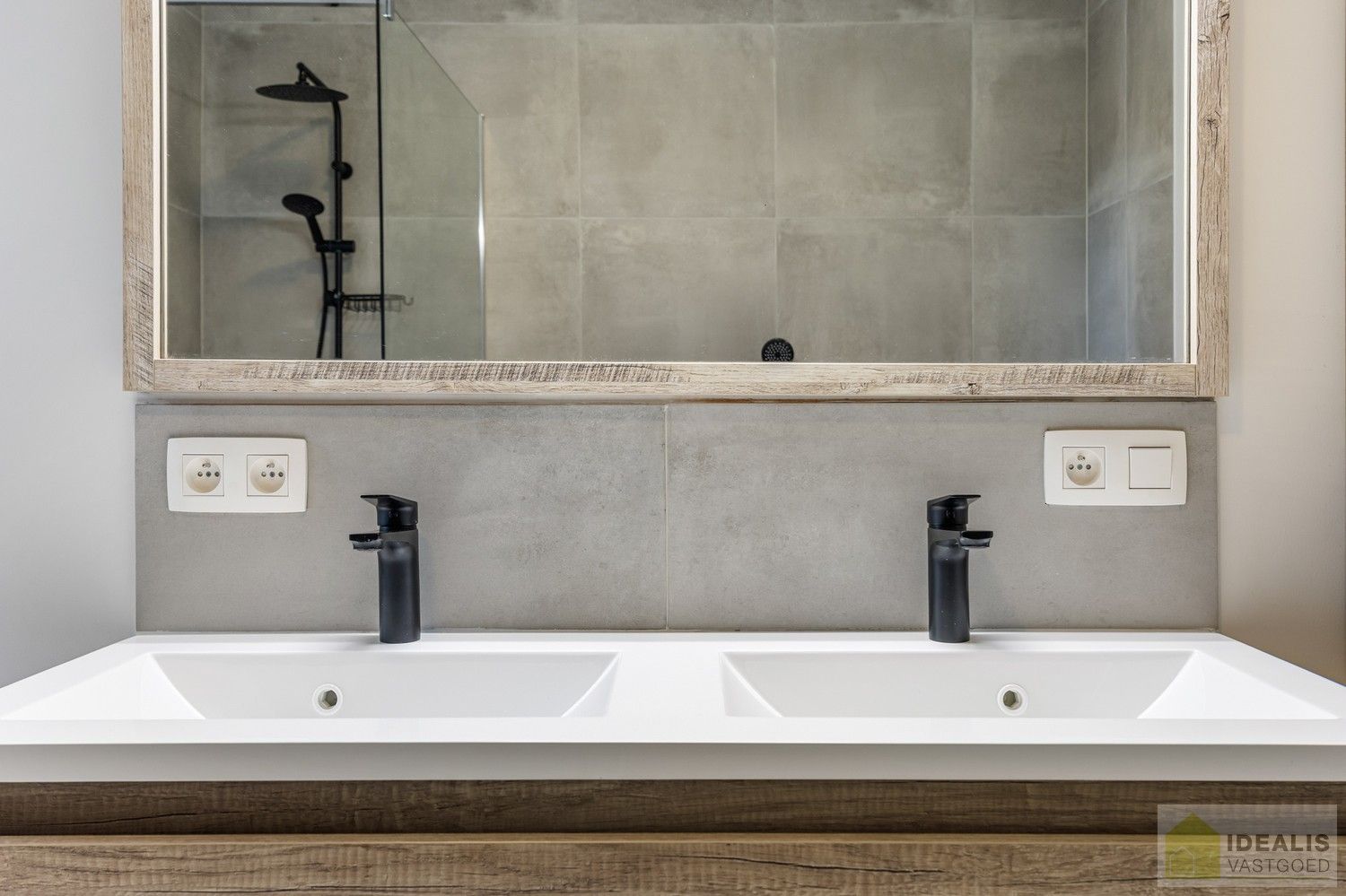 PRACHTIGE NIEUWBOUWWONING (2% REGISTRATIERECHTEN MOGELIJK!) MET EEN HEERLIJK LICHTRIJKE WOONKAMER MET OPEN KEUKEN, RUIME BERGING, BUREEL, 3 SLAAPKAMERS, RUIME DRESSING EN RUIME BADKAMER VOORZIEN VAN ALLE COMFORT! EEN HEERLIJK RUIM HUIS MET EEN NAAR WENS AAN TE LEGGEN TUIN, OP EEN GEGEERDE LOCATIE NABIJ HET CENTRUM VAN PEER! foto 39