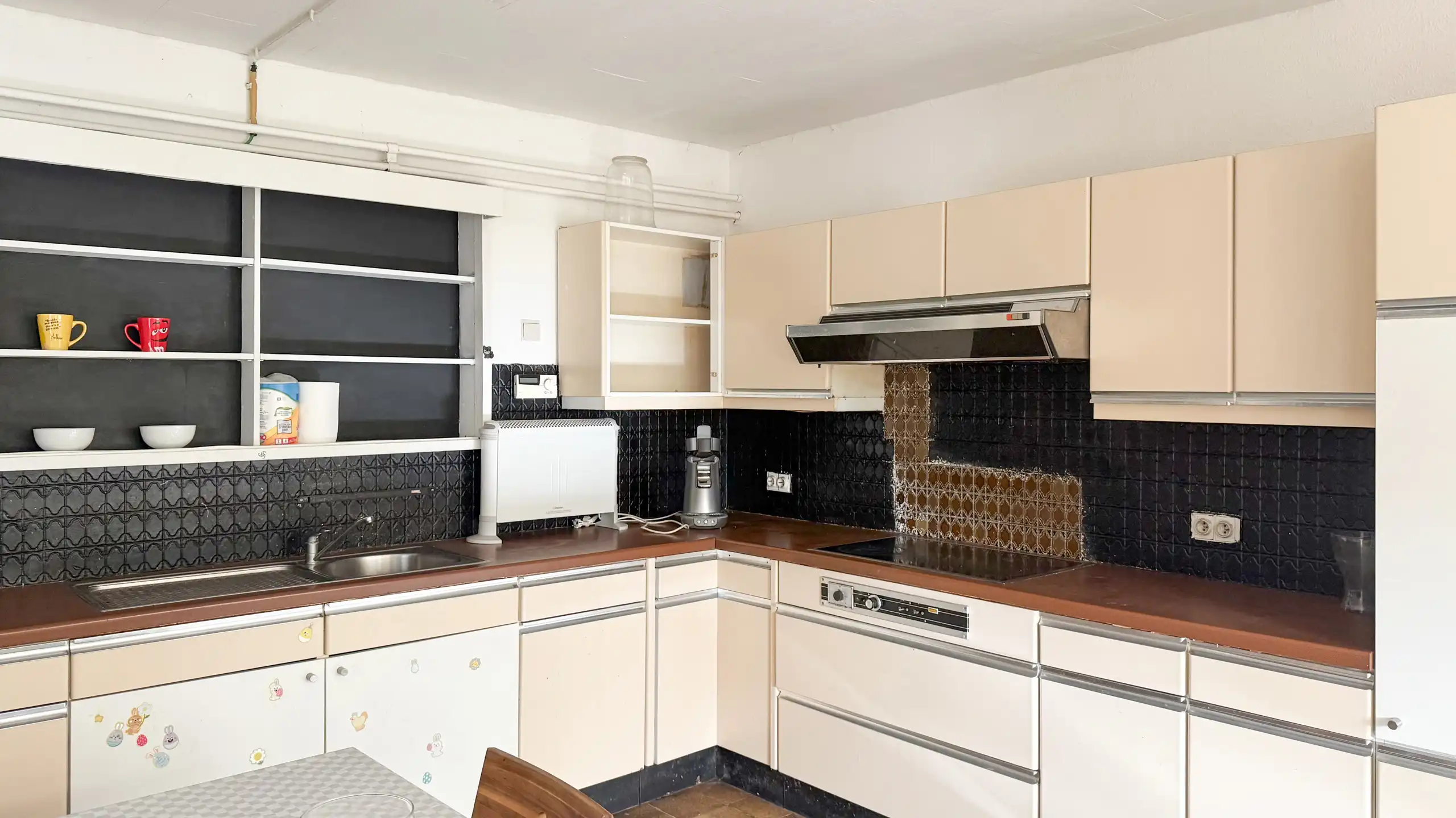 Deels gerenoveerde woning met ruime leefruimte en 3 slpkms! foto 7
