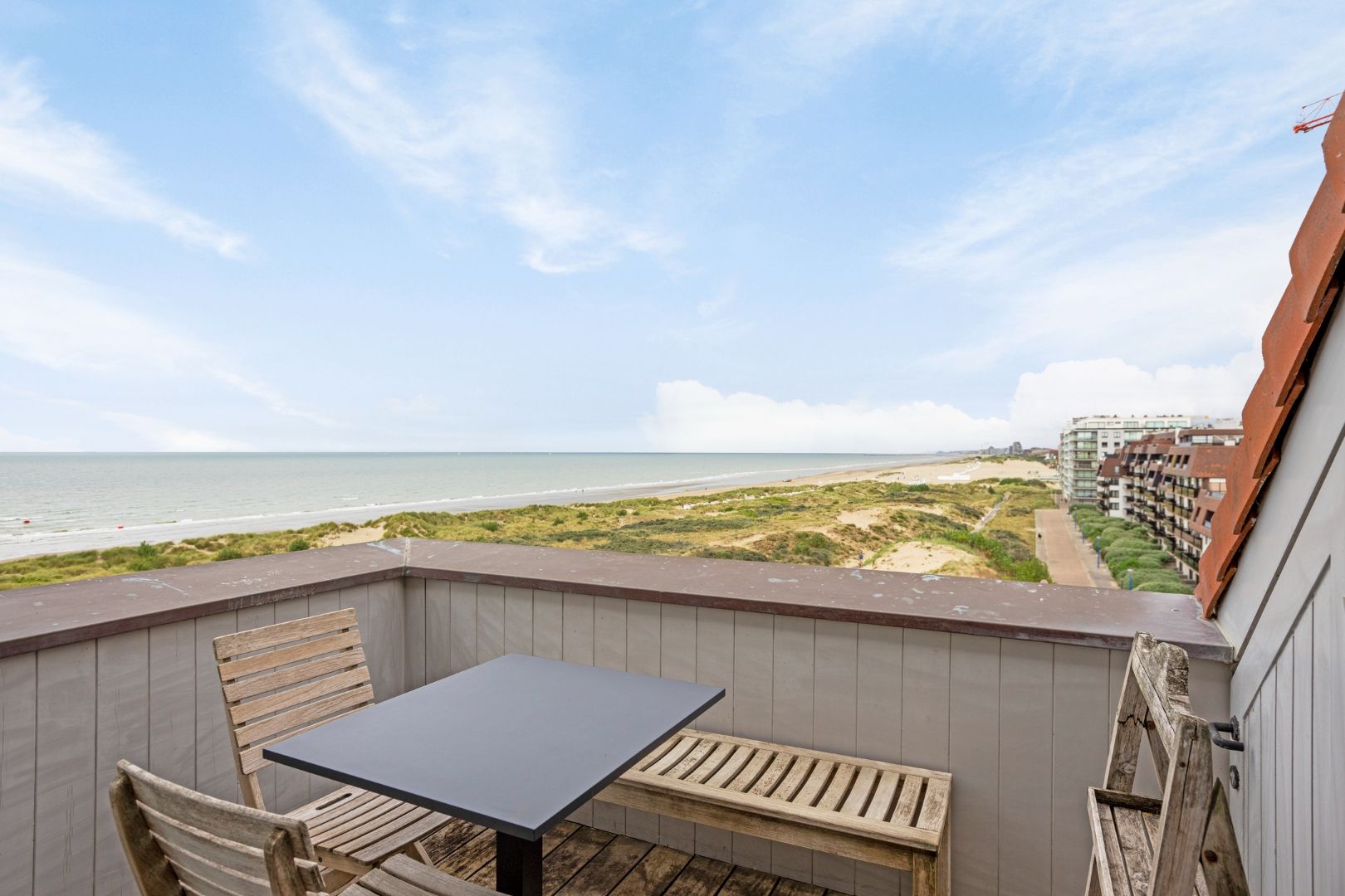 Exclusieve penthouse  met panoramisch zeezicht op een topligging te Sint-Andre (Oostduinkerke) foto 14