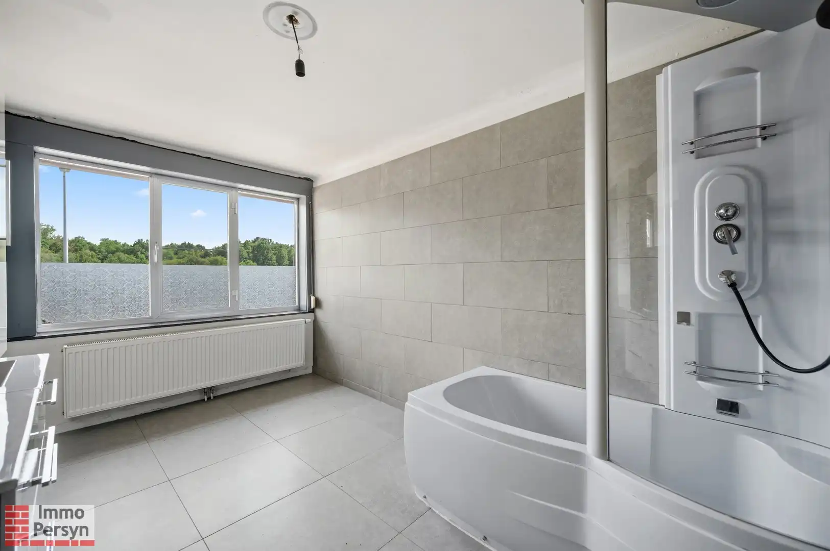 Ruime af te werken woning met nieuw dak, vernieuwde elektriciteit en diepe tuin  (EPC D) foto 15