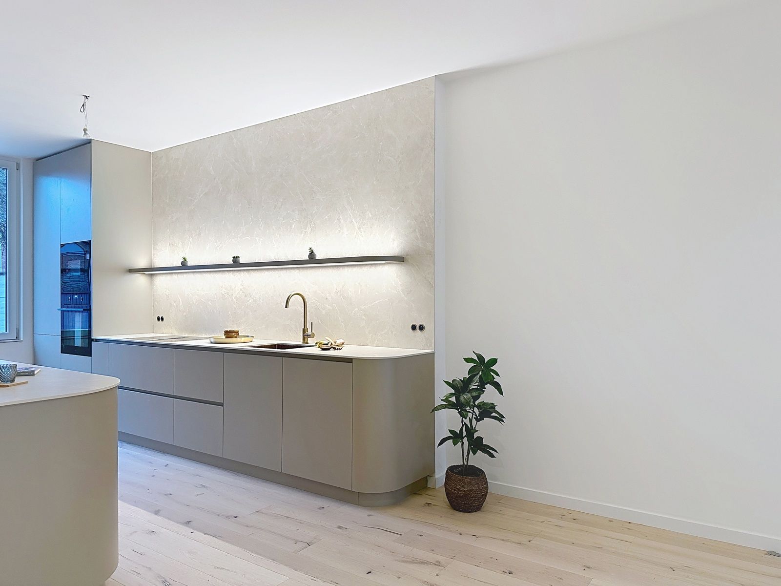 Stijlvol gerenoveerde arbeiderswoning met moderne allure foto 13