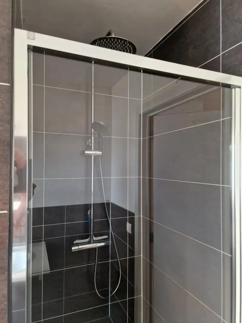 Recente halfopen woning met zonnige tuin  foto 16