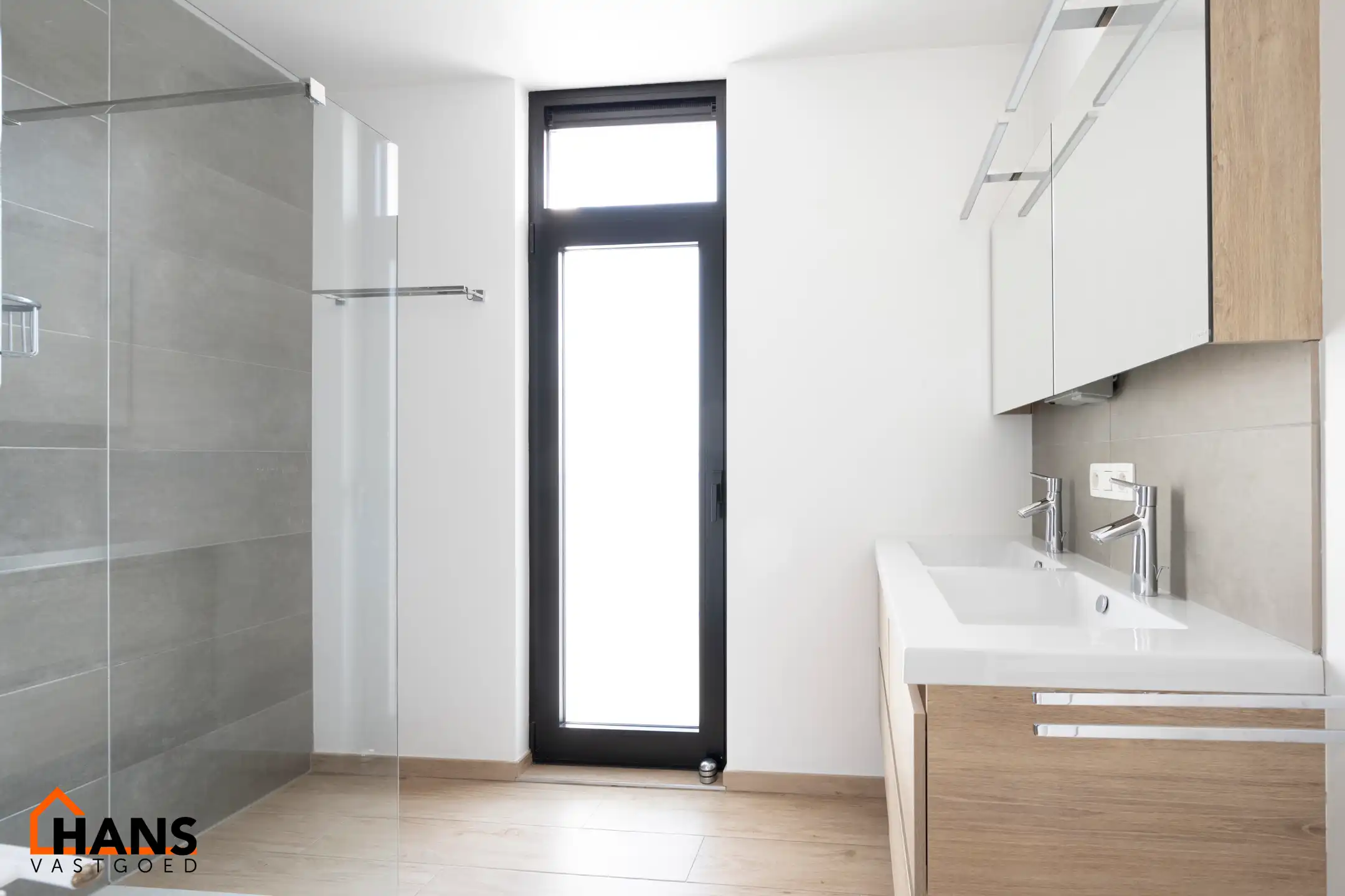 Recent appartement. foto 9