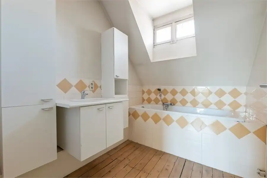 PRACHTIG HERENHUIS MET VEEL CHARME IN HET CENTRUM VAN SINT-TRUIDEN foto 28