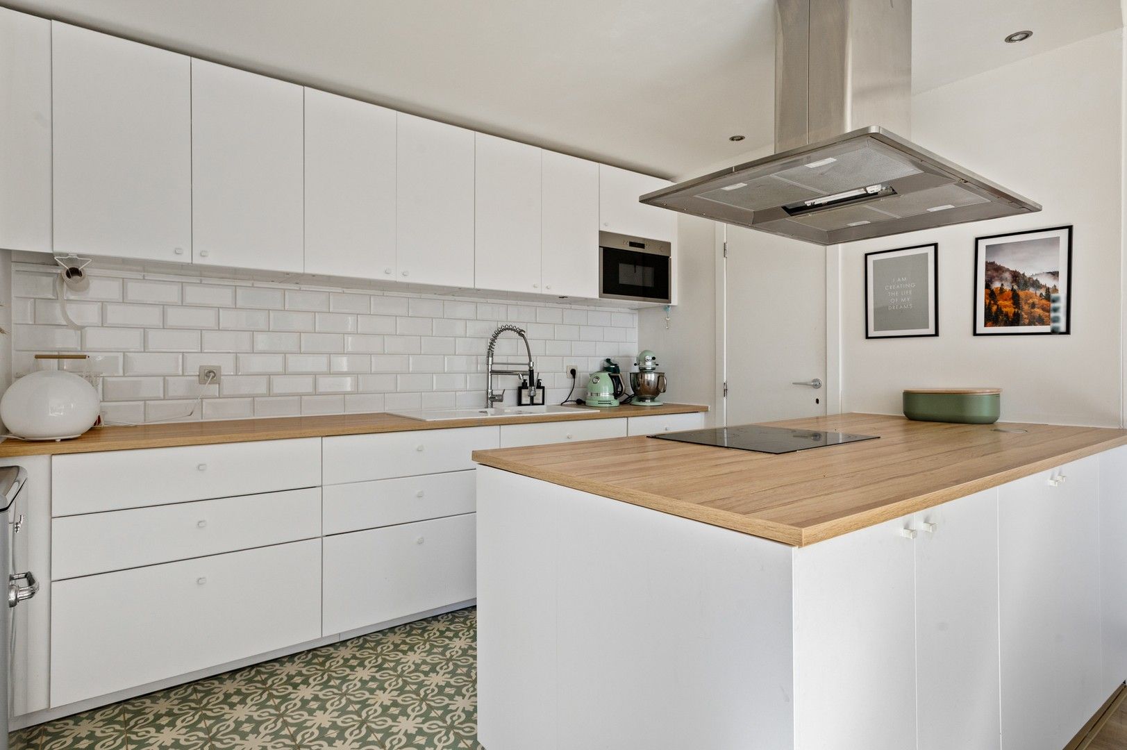 VERKOCHT onder voorbehoud foto 2
