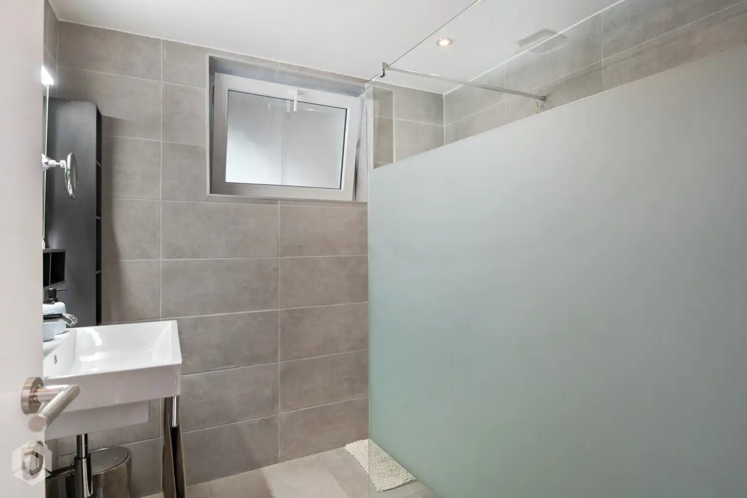 Instapklare woning met 3 slpkrs en ruime tuin te Onze-Lieve-Vrouw-Waver foto 11