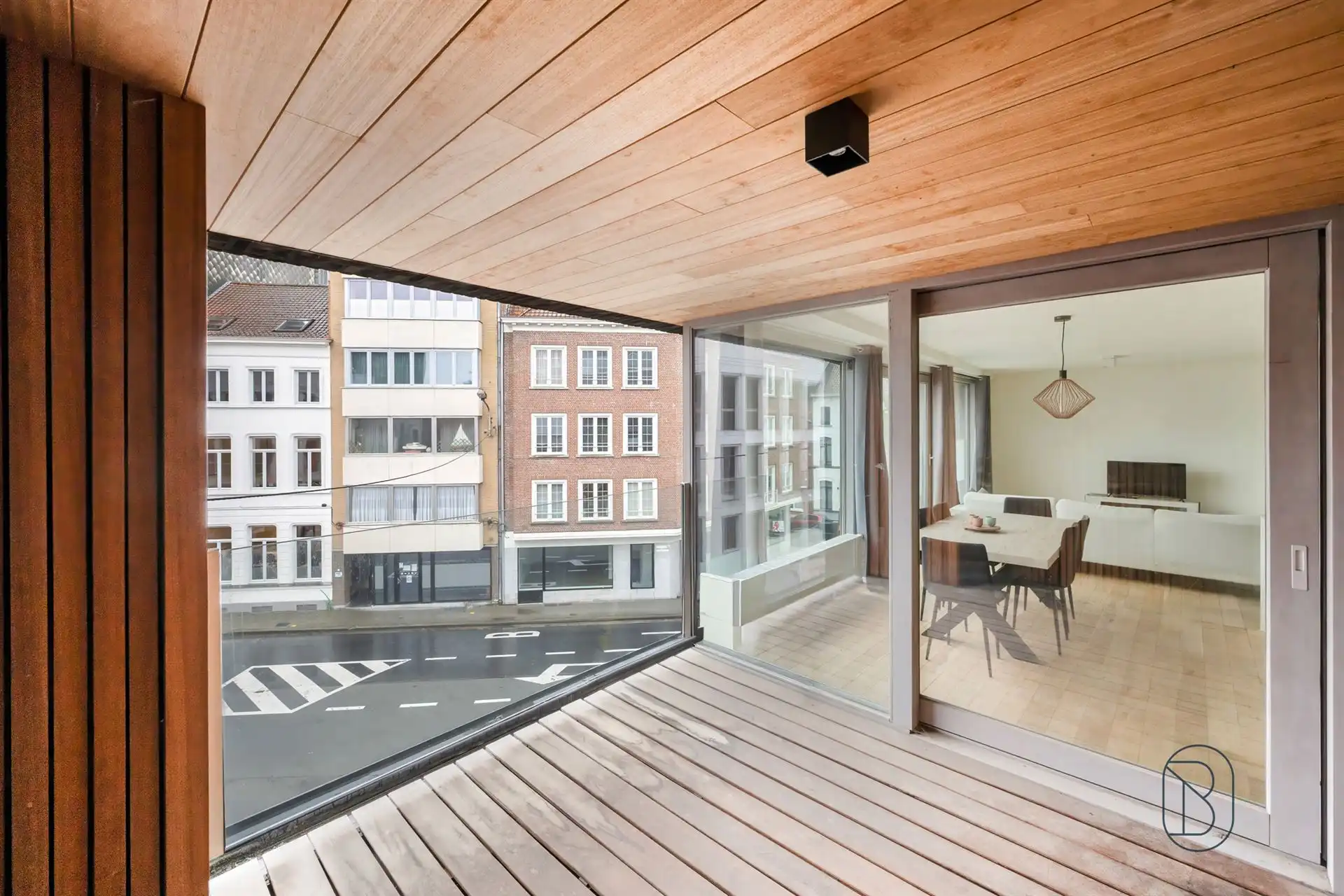Kwalitatief 2-slaapkamerappartement met terras in Kortrijk foto 3