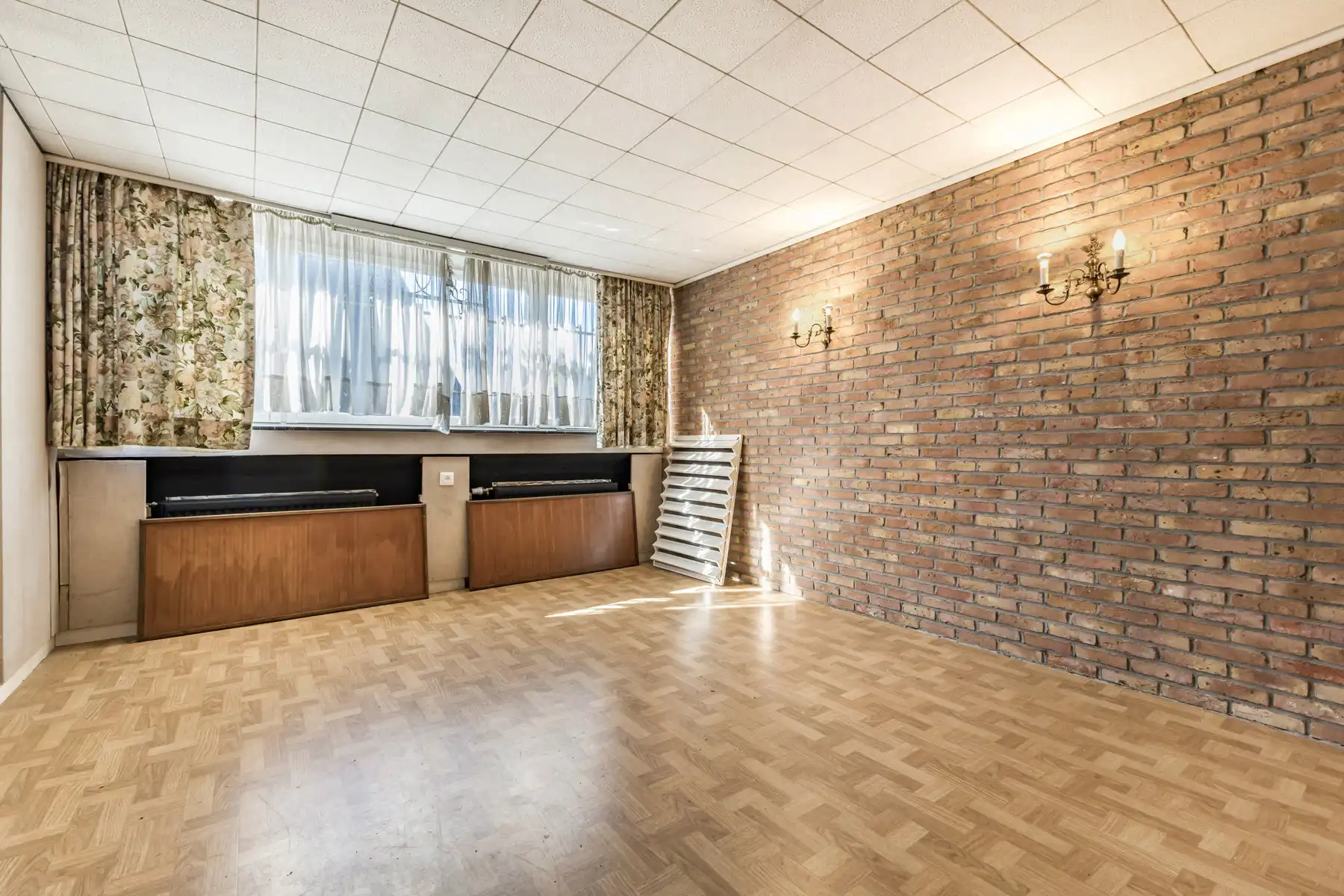 Bungalow met 2 slaapkamers, garage en tuin foto 17