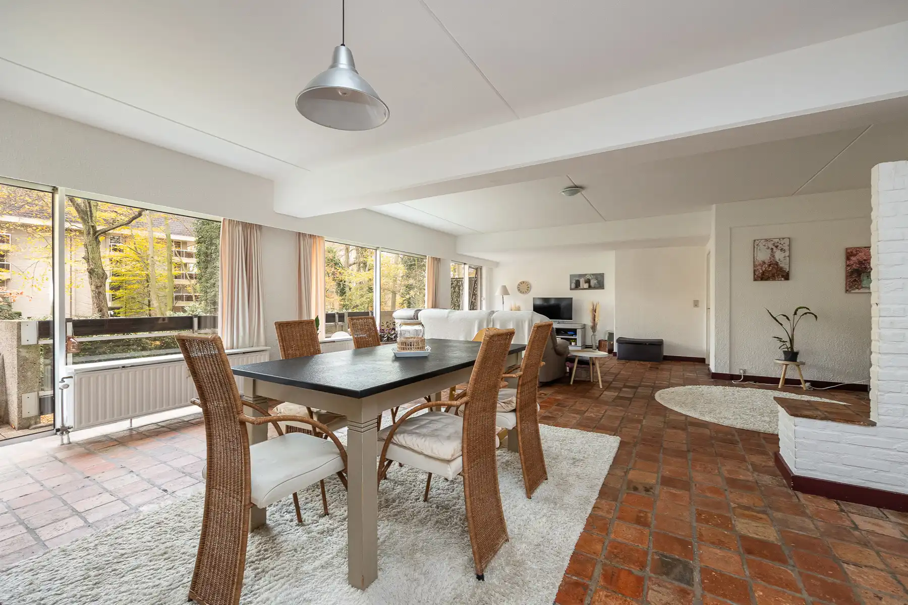 Zeer ruim appartement met 2 terrassen, 2 bergingen en garage foto 3