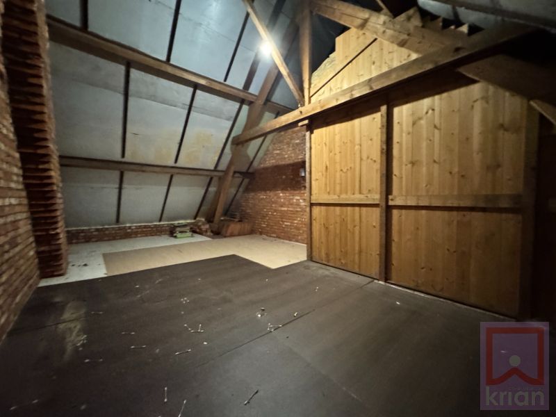 Ruime energiezuinige woning met 3 slpks, zolder, veranda, kelder en magazijn foto 21