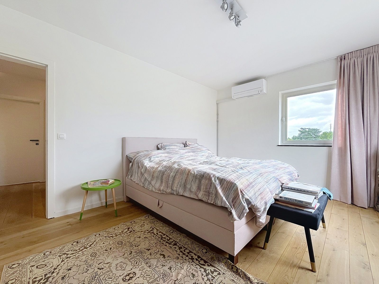 Villa met 5 (6) slks - 2 bdks - zwembad - 370m² bwb opp foto 16