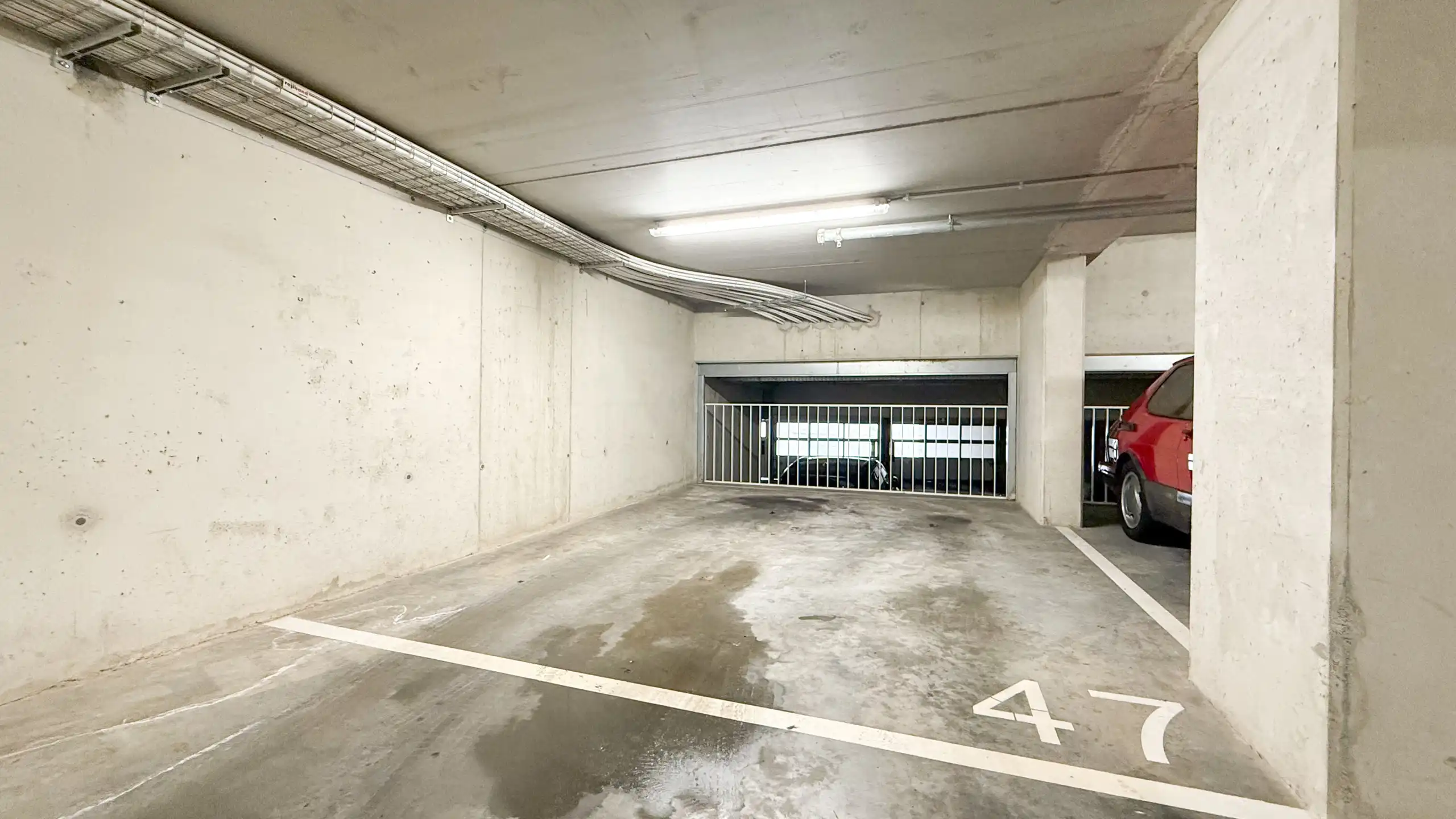 Instapklaar appartement met vrij uitzicht en parkeerplaats! foto 34