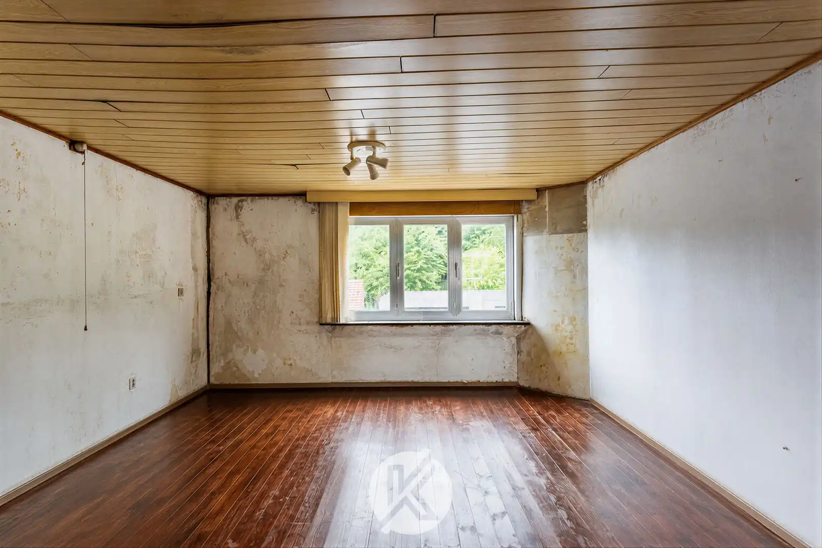 Te renoveren woning op een rustige locatie foto 14