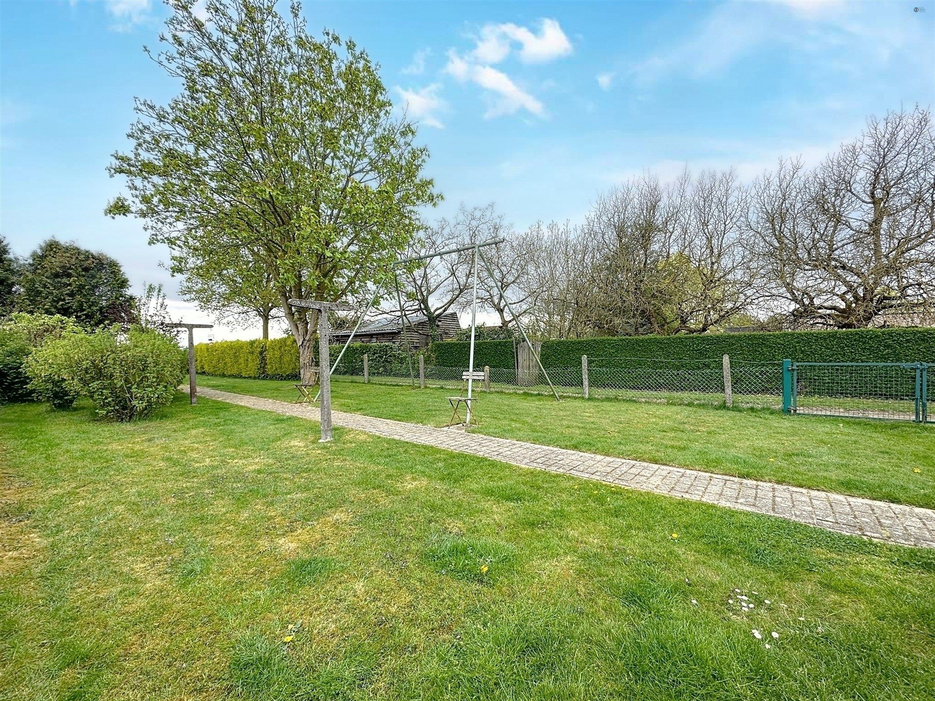 Prachtige open bebouwing met 4 slaapkamers en garage op perceel van 946m² foto 24