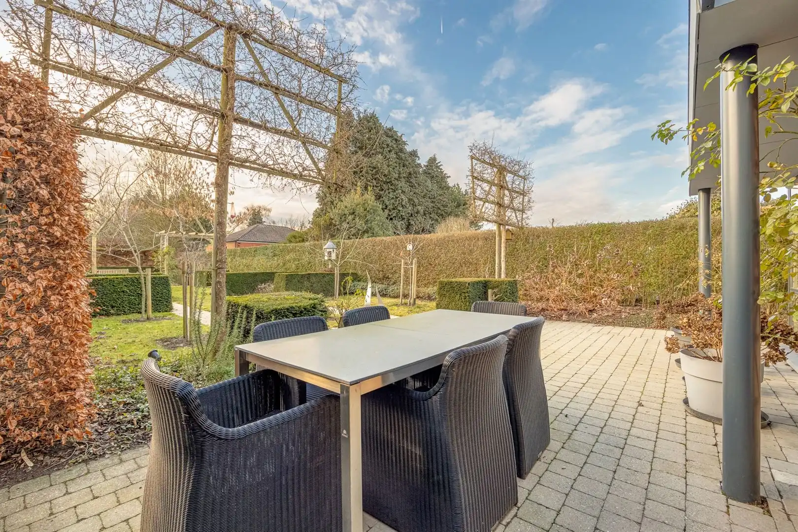 Instapklare woning met tuin en garage. foto 18