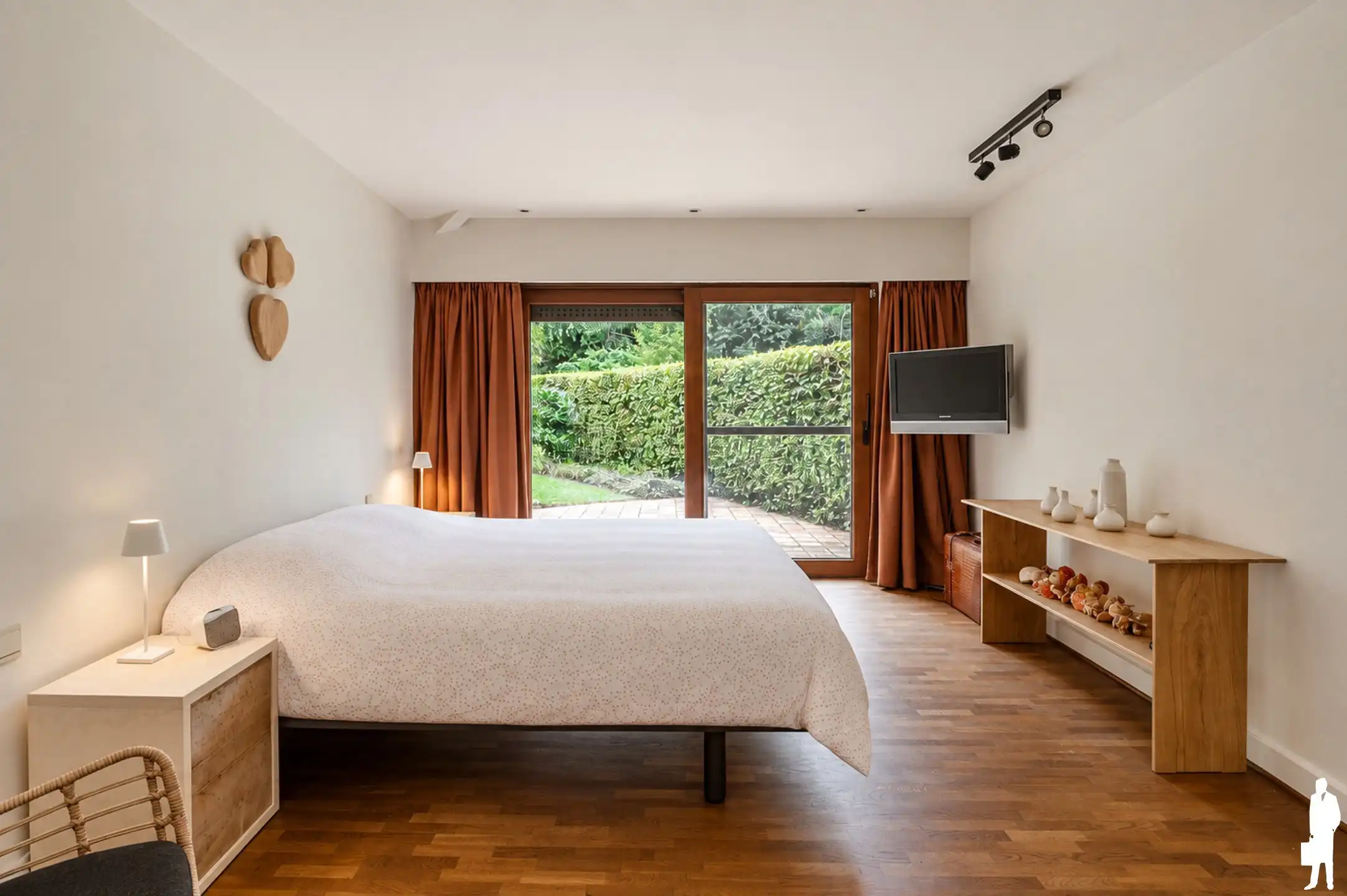 Karaktervolle gelijkvloerse villa op ca. 2.000 m² in zeer rustige, gegeerde en autoluwe wijk Dennendael en dichtbij het natuurgebied foto 29