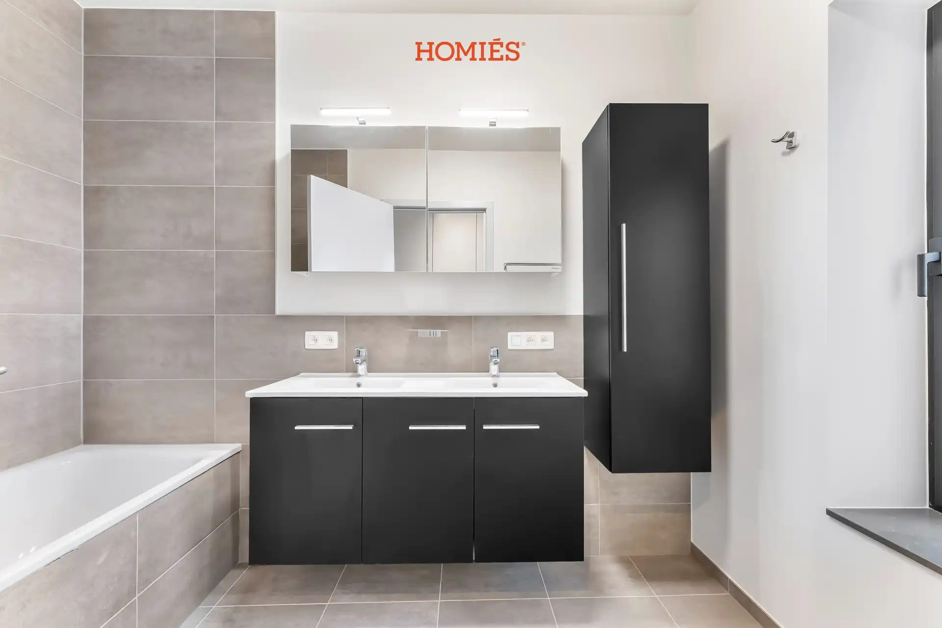 Gerenoveerd app met 2 slpks en autostaanplaats foto 13