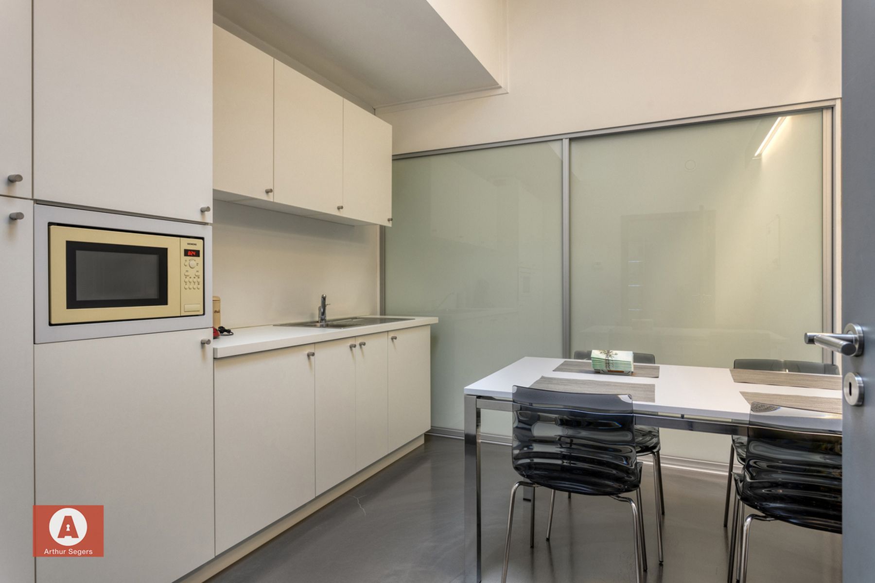 Energiezuinige handelsruimte + 3 privé auto-parkeer-plaatsen foto 15