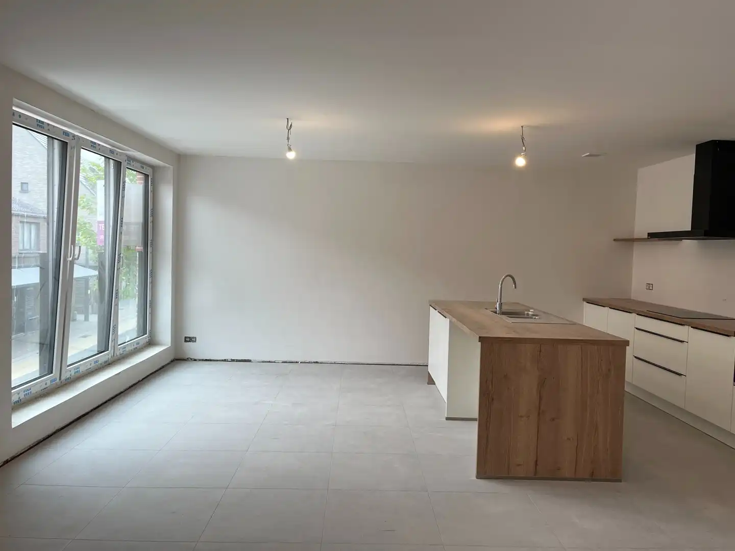 Modern en energiezuinig nieuwbouwappartement met terras. foto 2
