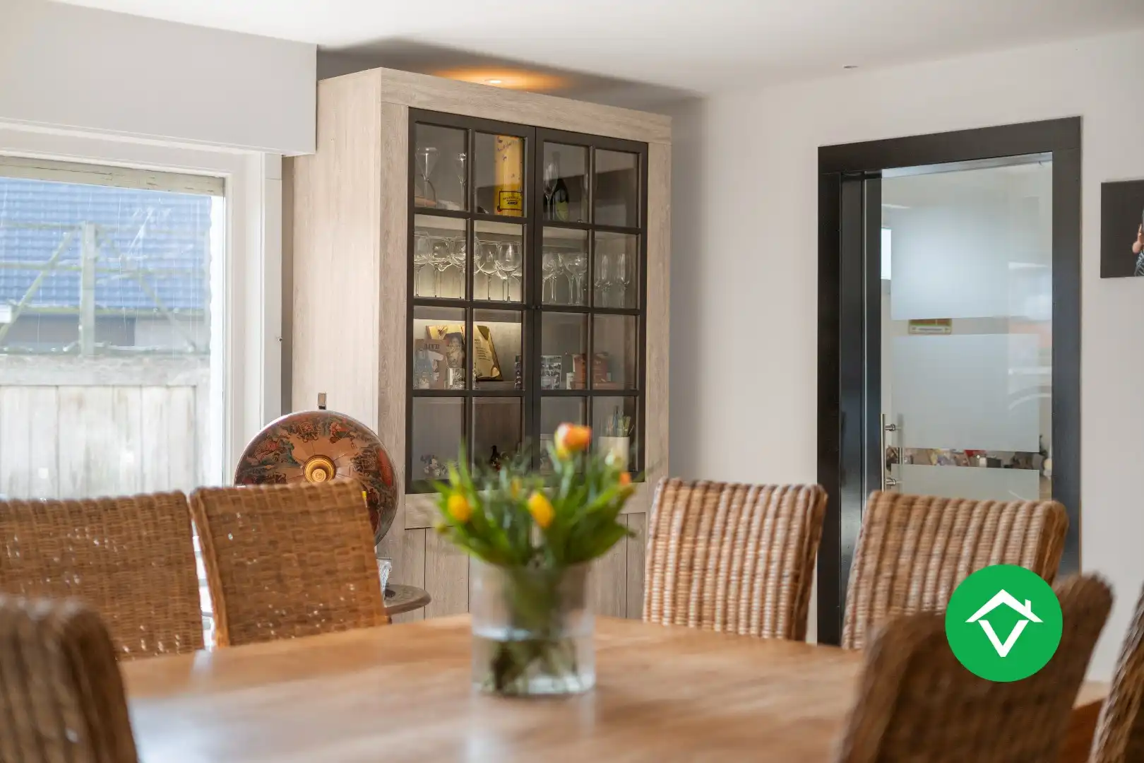 Functionele woning met drie slaapkamers, garage en ruime oprit te Ichtegem foto 5