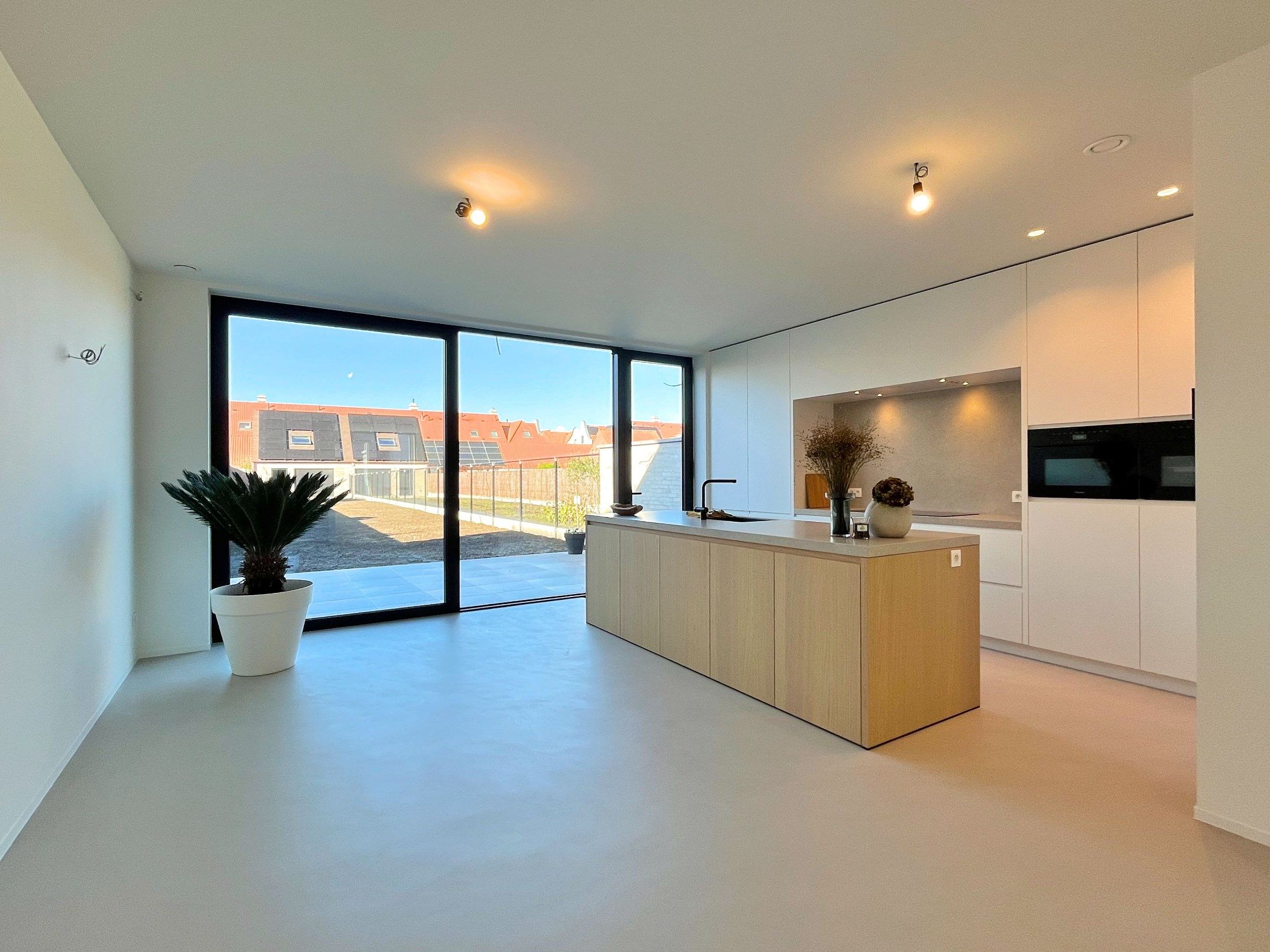 Nieuwbouw woning met dubbele garage te Knokke foto 1