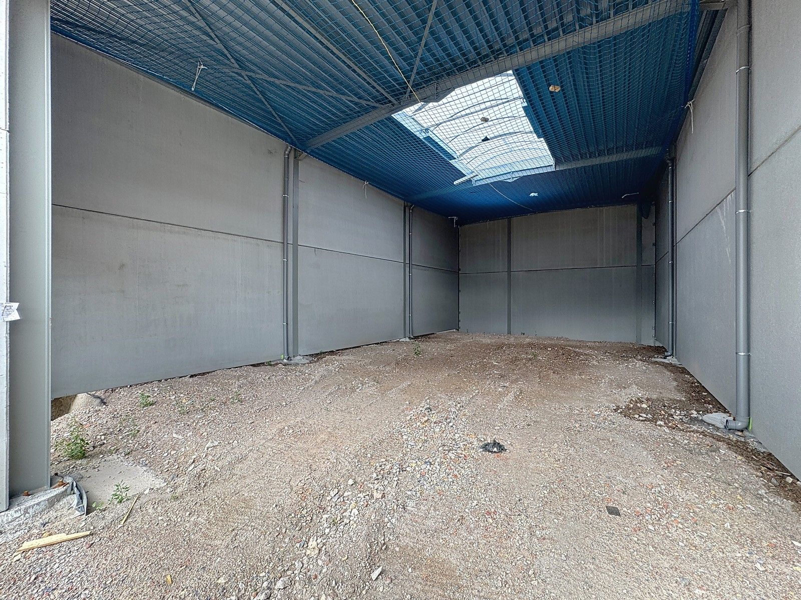 Laatste KMO-units te koop: "NB MAGAZIJN" (167 m²) inclusief 2 private PARKEERPLAATSEN op industriezone "De Schatting" te Zedelgem foto 2