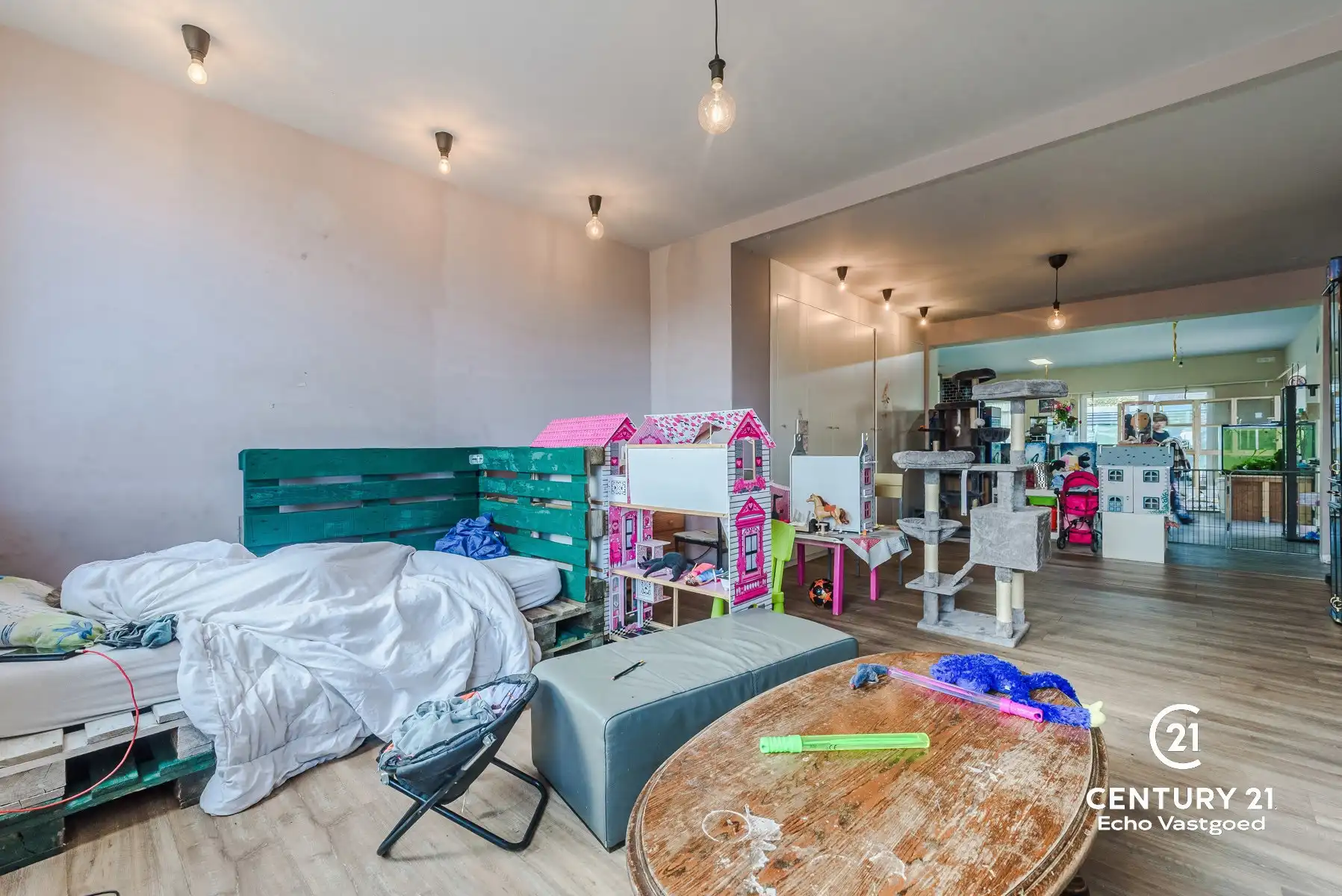 ruime woning met 4 slaapkamers op een fraai hoekperceel  foto 8