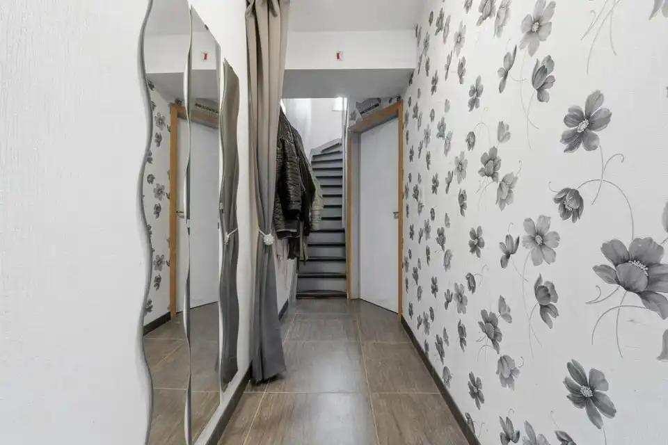 ENERGIEZUINIGE GEZINSWONING MET 3 SLKS, TERRAS EN TUIN IN TONGEREN foto 3