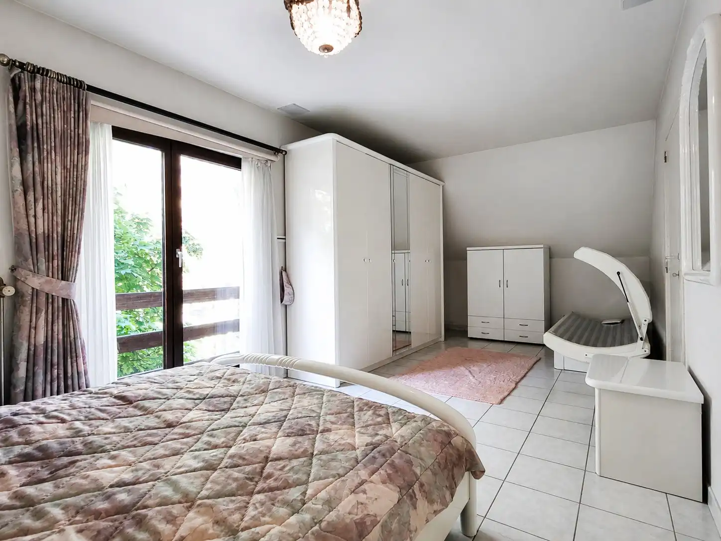 Exclusieve villa in pittoresk Roborst met vrij uitzicht op een bosgebied, zwembad en 4 garages.  foto 35