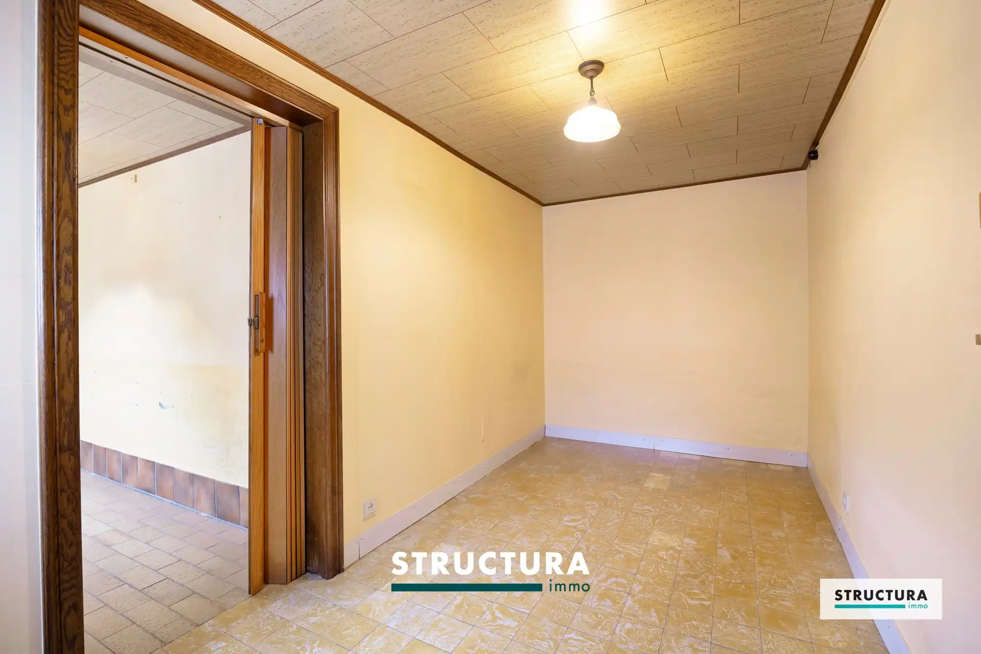 Woning met tuin en garage/atelier, gelgen in alle rust! foto 18