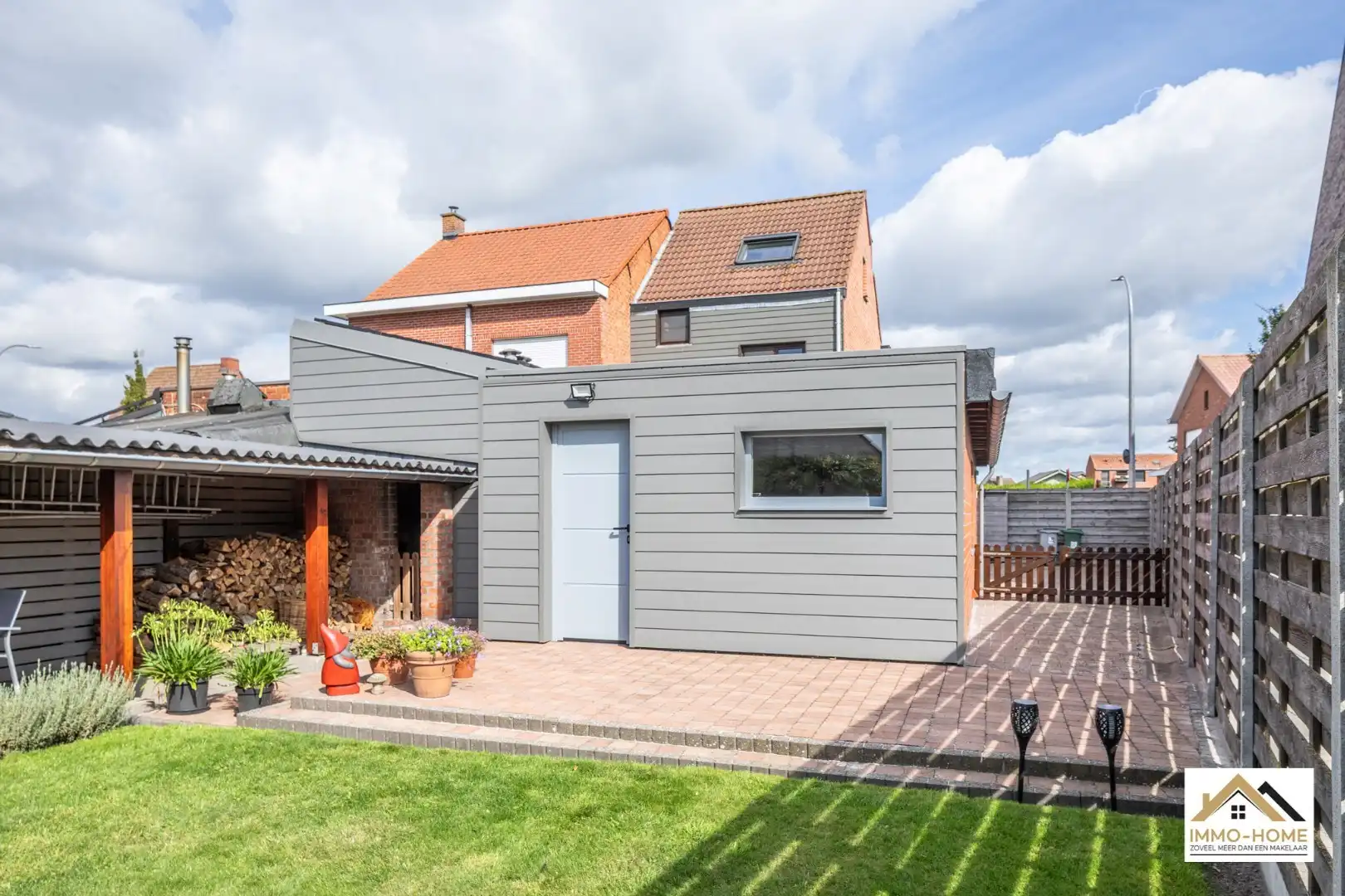 Halfopen bebouwing nabij centrum Wachtebeke foto 4