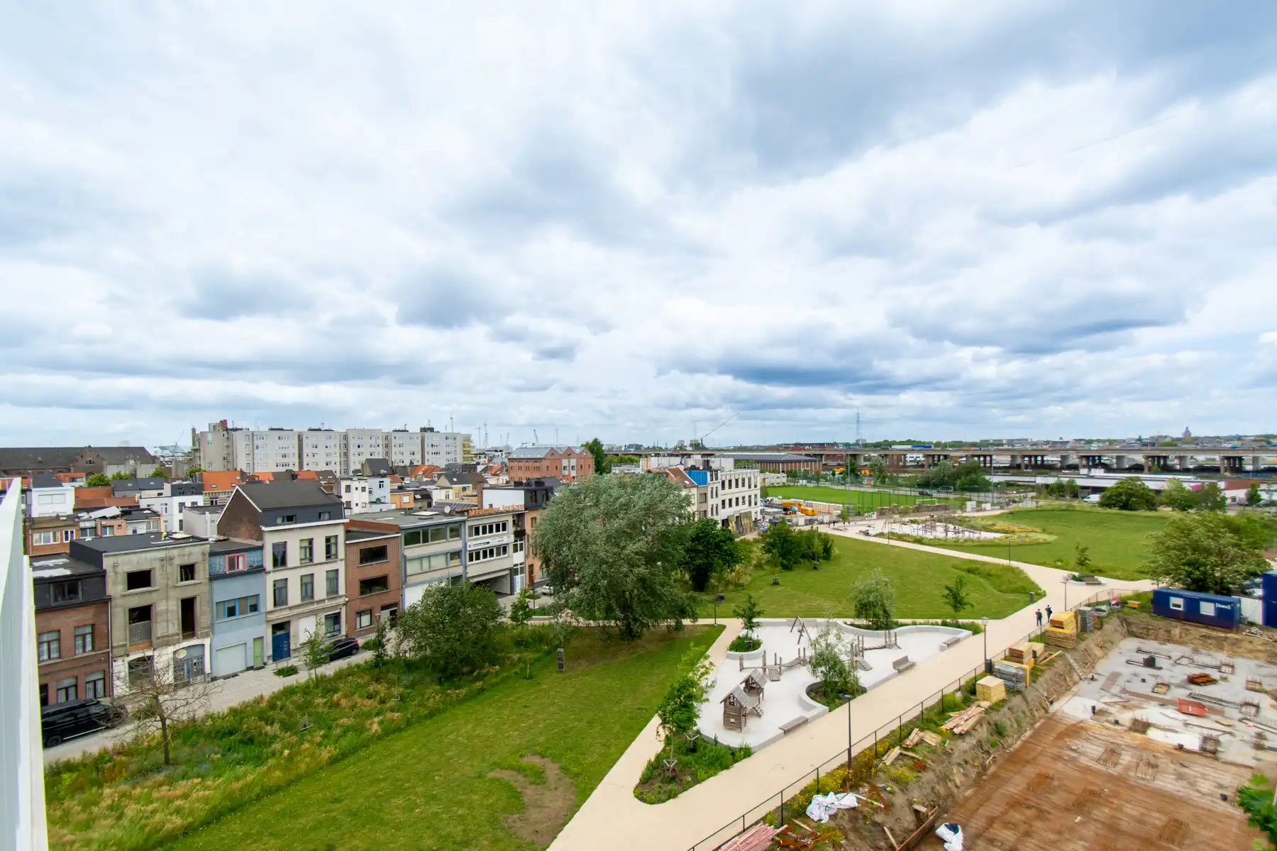Prachtig instapklaar 2k. app. met terras (Lobroekplein) foto 8