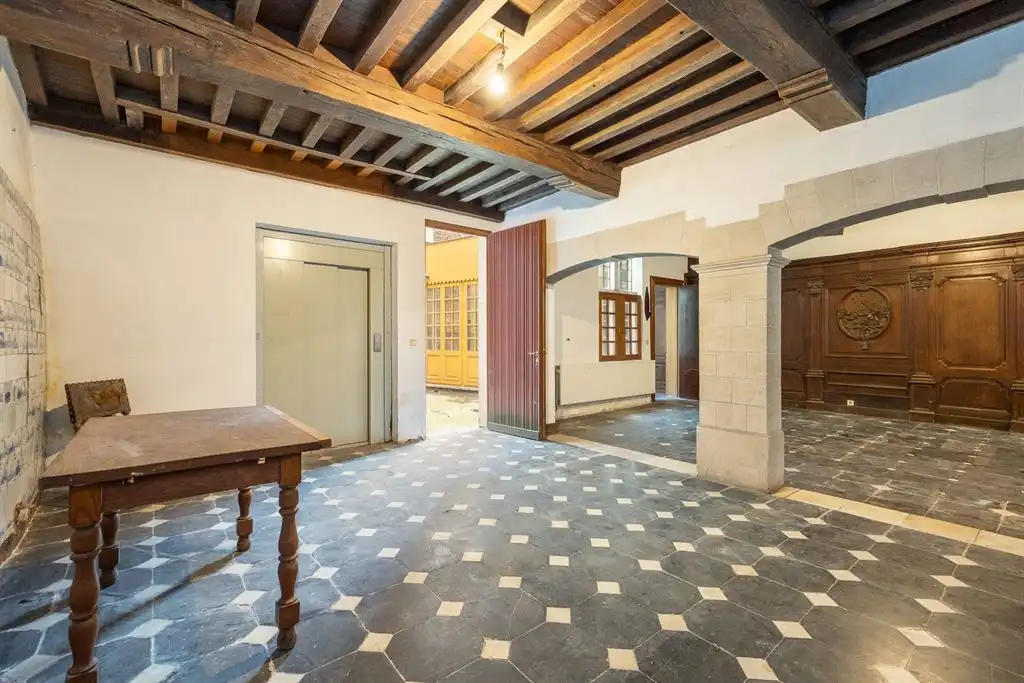  Uniek, karaktervol 16e eeuws gebouw in hartje centrum foto 5