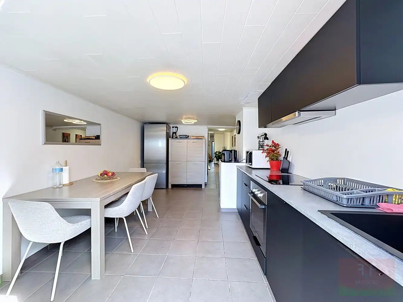 Energiezuinige moderne gezinswoning met garage, 3 slaapkamers, 2 badkamers en stadstuin foto 3