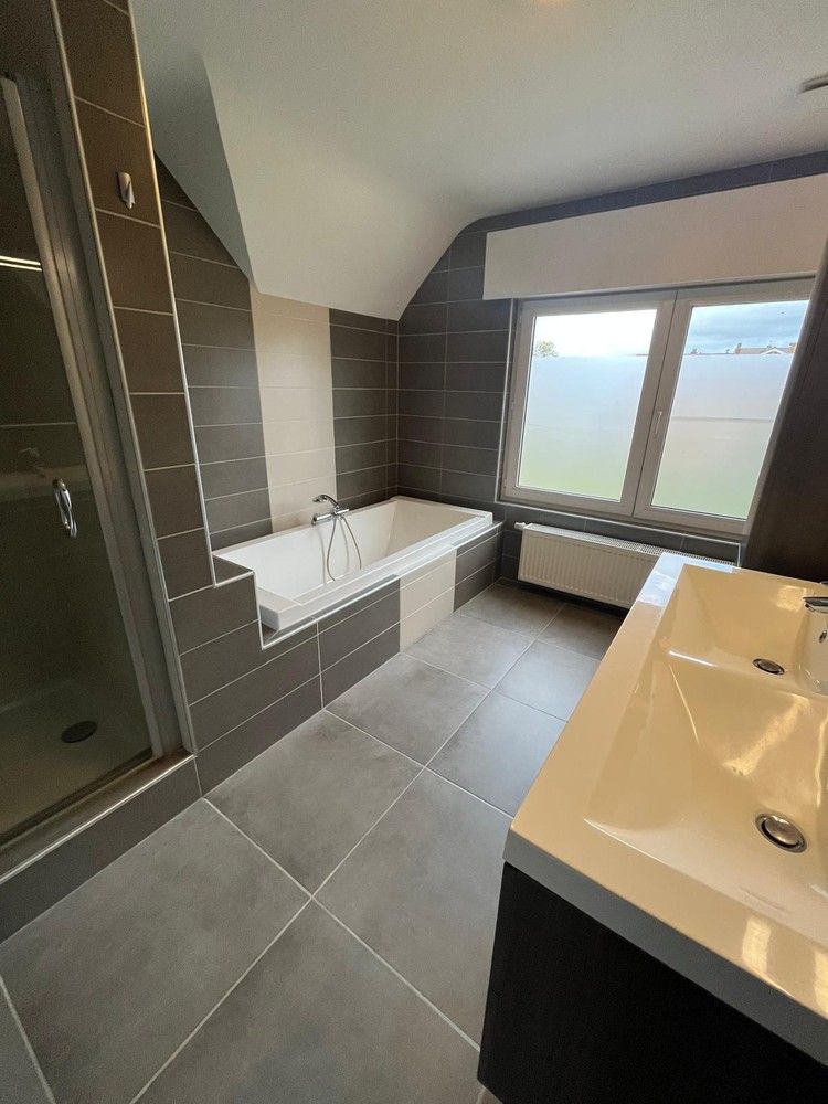 Mooie gezinswoning foto 6