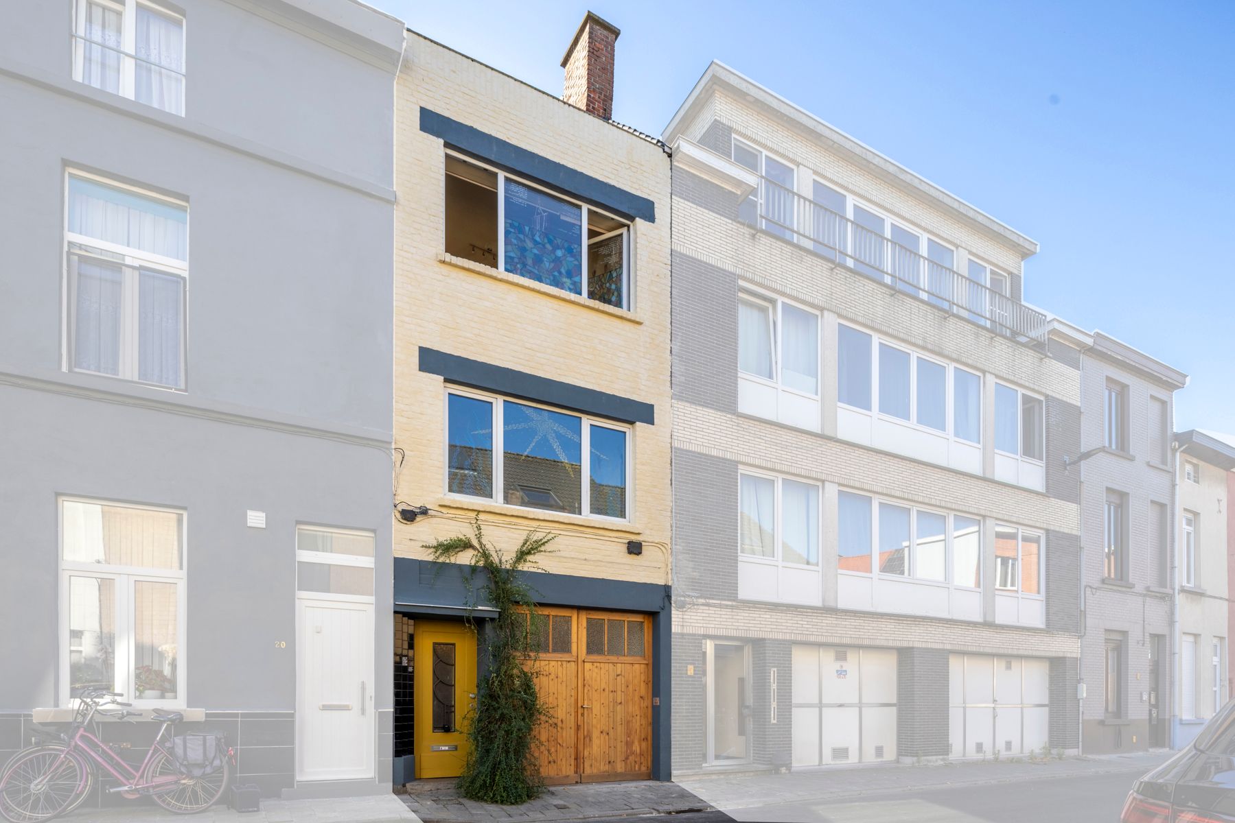 Hoofdfoto van de publicatie: Ruime woning met 4 slpks, hobbyruimte en fietsgarage in Gent
