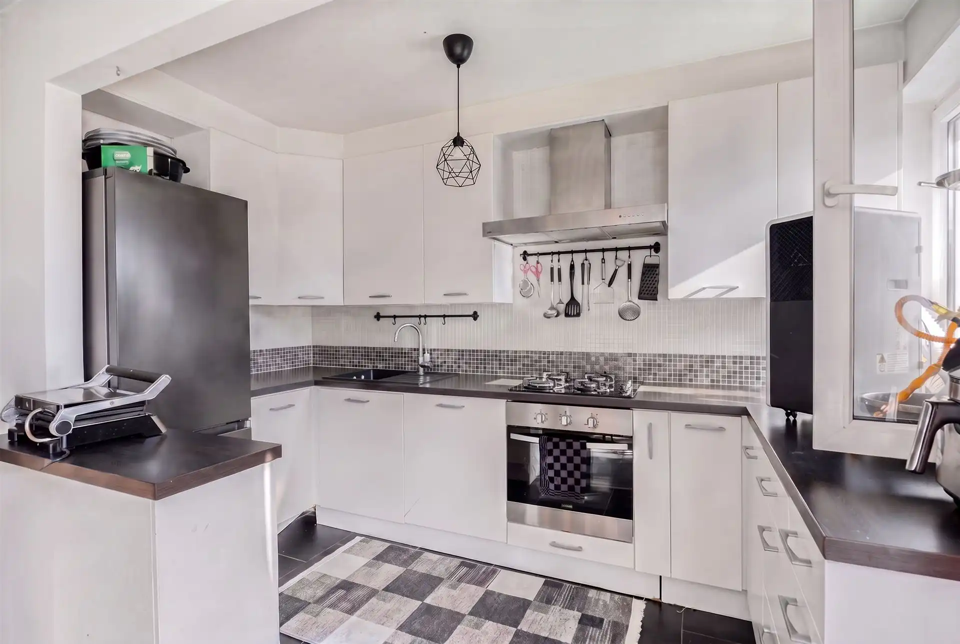 Instapklaar appartement met 2 slpk's te Deurne! foto 2