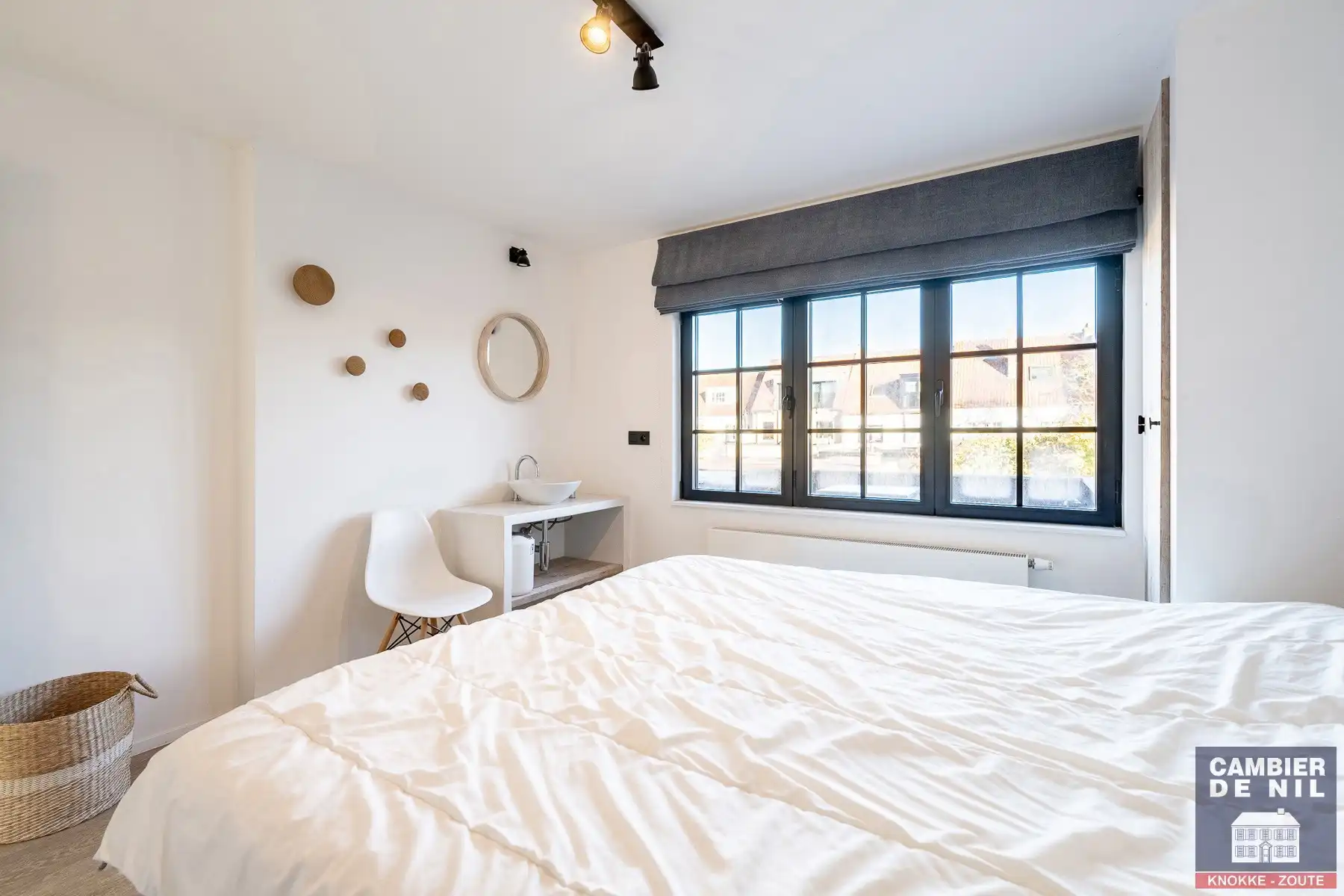 Instapklare, gemeubelde rijwoning met 5 slaapkamers en tuin – hartje Oud-Knokke foto 19