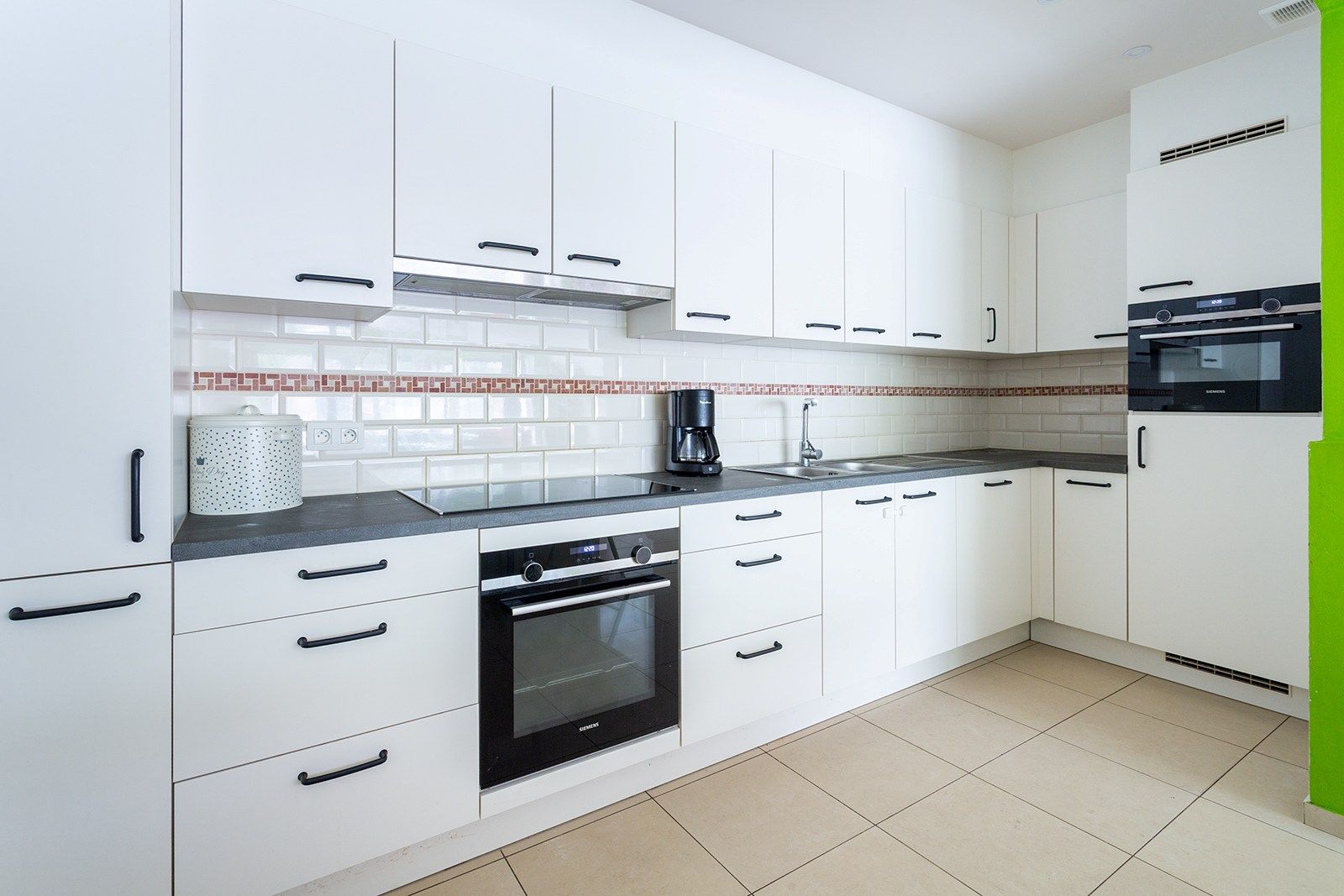 Uiterst ruim vierslaapkamer appartement tussen het Stadspark en de Theaterbuurt!  foto 10