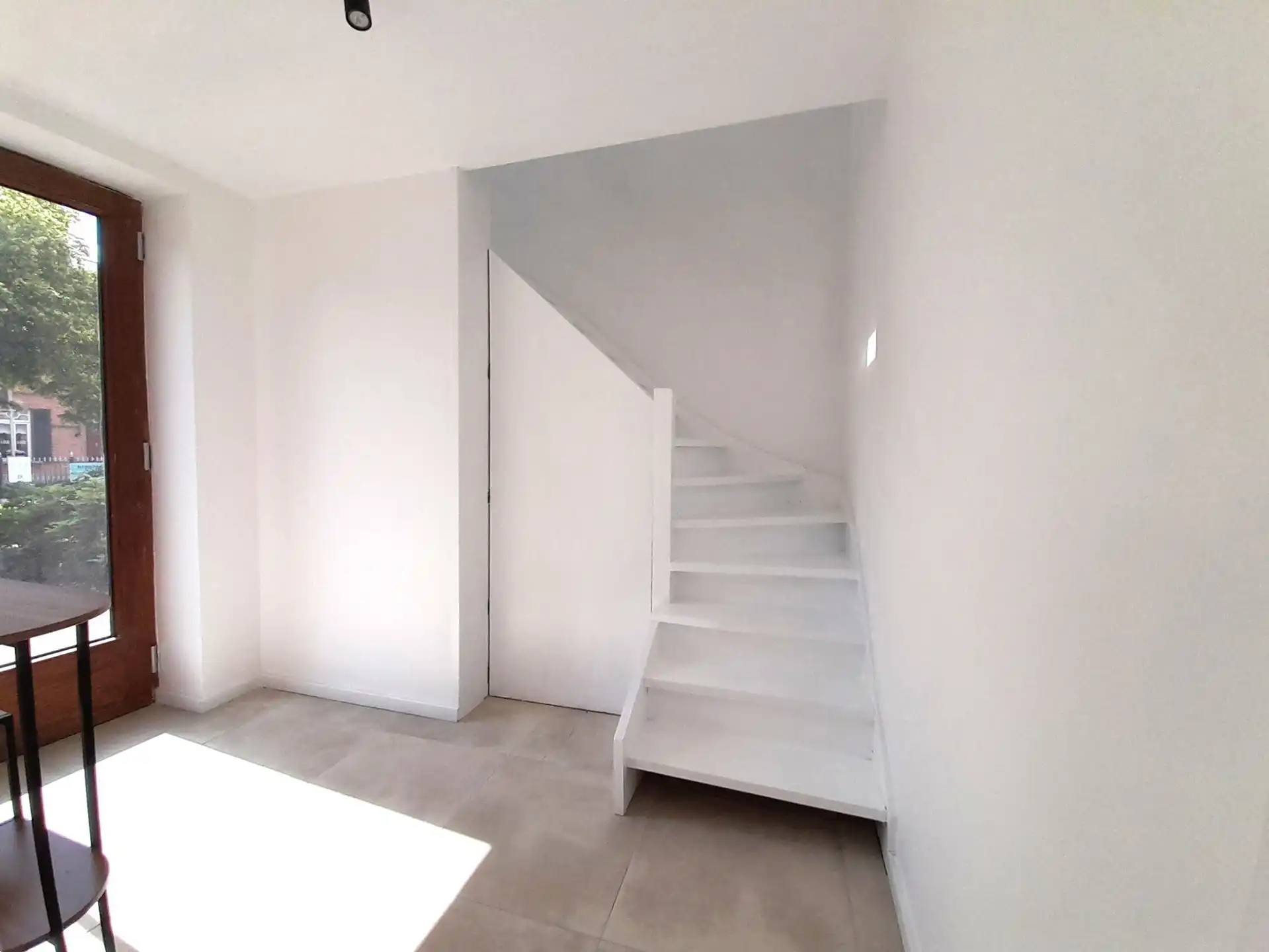 Recent gerenoveerde woning met 4 slaapkamers foto 4