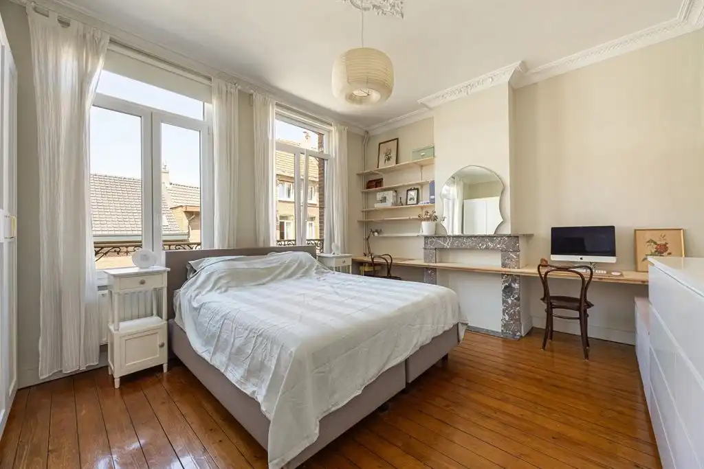 Karaktervolle gezinswoning met 4 slaapkamers en zonnige stadstuin foto 18